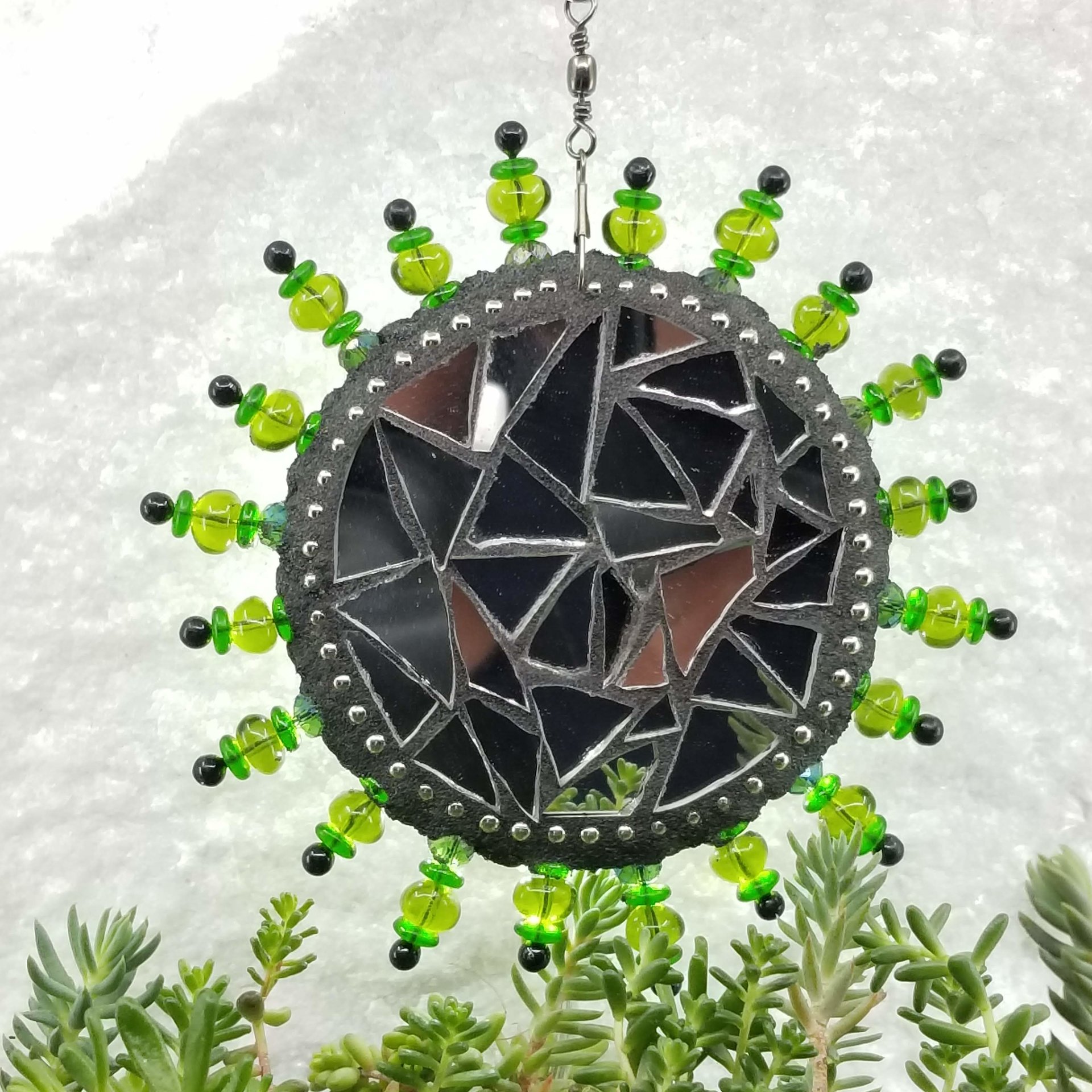 Roses Garden Wind Spinner, Green Rays, Home Decor, Garden Decor, Gardening Gift, (D)