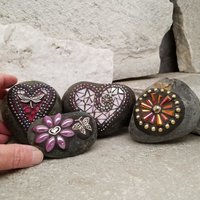 Garden Stone Paperweights, Secret Santa Stocking Stuffer, #4 Group Mosaic Heart and Rocks, Mosaic Garden Stone, Home Decor, Gardening, Gardening Gift,