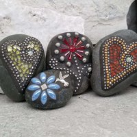 Garden Stone Paperweights, Secret Santa Stocking Stuffer, #7 Group Mosaic Heart and Rocks, Mosaic Garden Stone, Home Decor, Gardening, Gardening Gift,