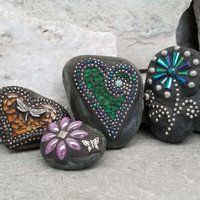Garden Stone Paperweights, Secret Santa Stocking Stuffer, #6 Group Mosaic Heart and Rocks, Mosaic Garden Stone, Home Decor, Gardening, Gardening Gift,