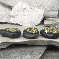 Garden Stone/Paperweights, YellowHeart, Group Mosaic, Pet Memorial, Mosaic Garden Stone, Home Decor, Gardening, Gardening Gift,