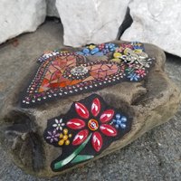 Iridescent Red Mosaic Heart, Garden Stone, Garden Decor, Bee