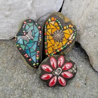 Mosaic Garden Stone Paperweights #10 Group Mosaic Heart and Rocks,   