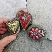 Mosaic Garden Stone Paperweights #9 Group Mosaic Heart and Rocks,   