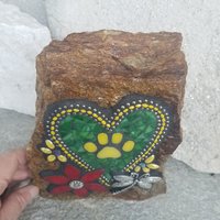 Mosaic Pet Memorial Green Heart with Paw, Flowers, Dragonfly Garden Stone, Garden Decor