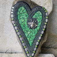  Green Heart Mosaic w/ Bee Garden Stone