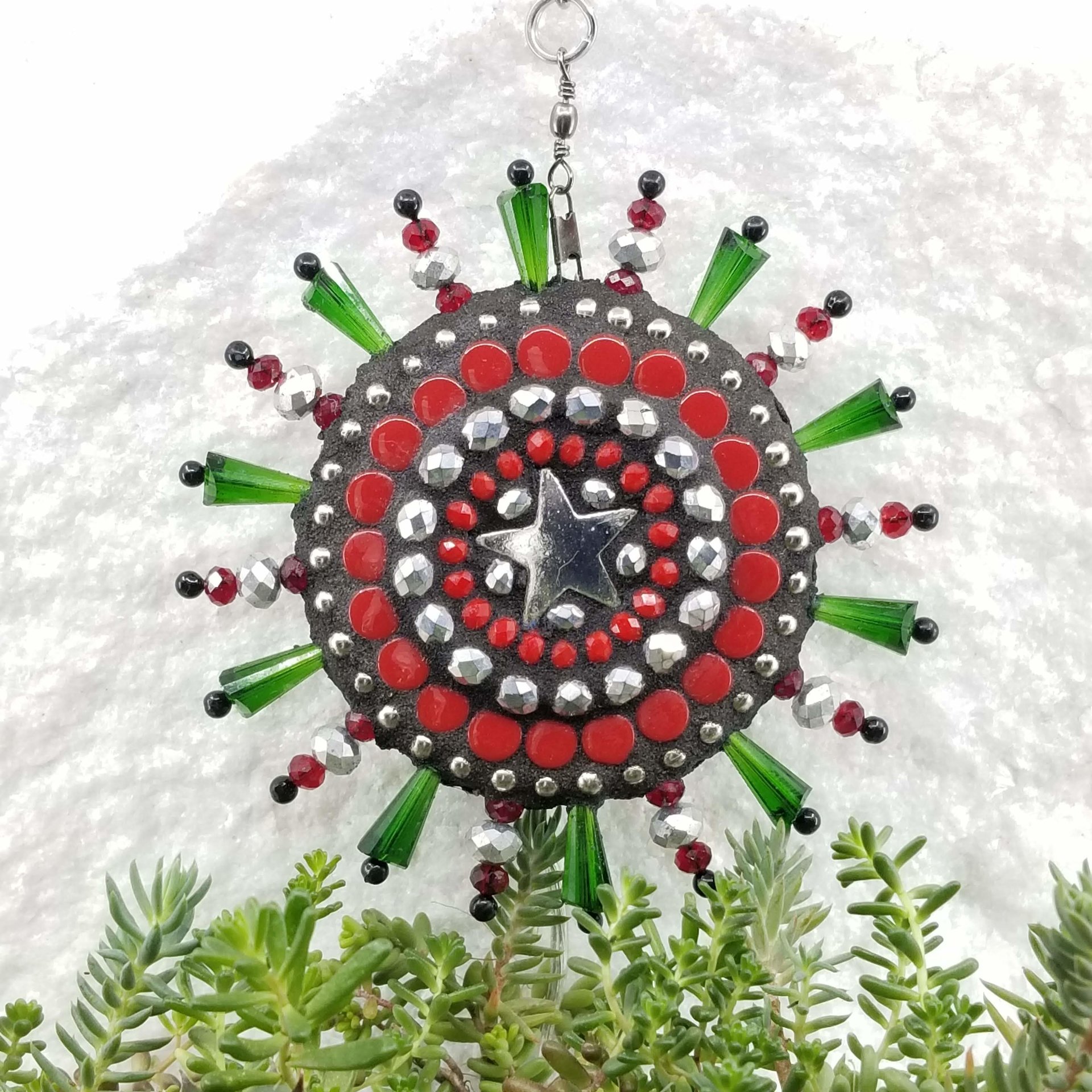 Christmas Star Ornament, Mosaic Garden Wind Spinner, Red Rays, Home and Garden Decor, Gardening Gift, Suncatcher