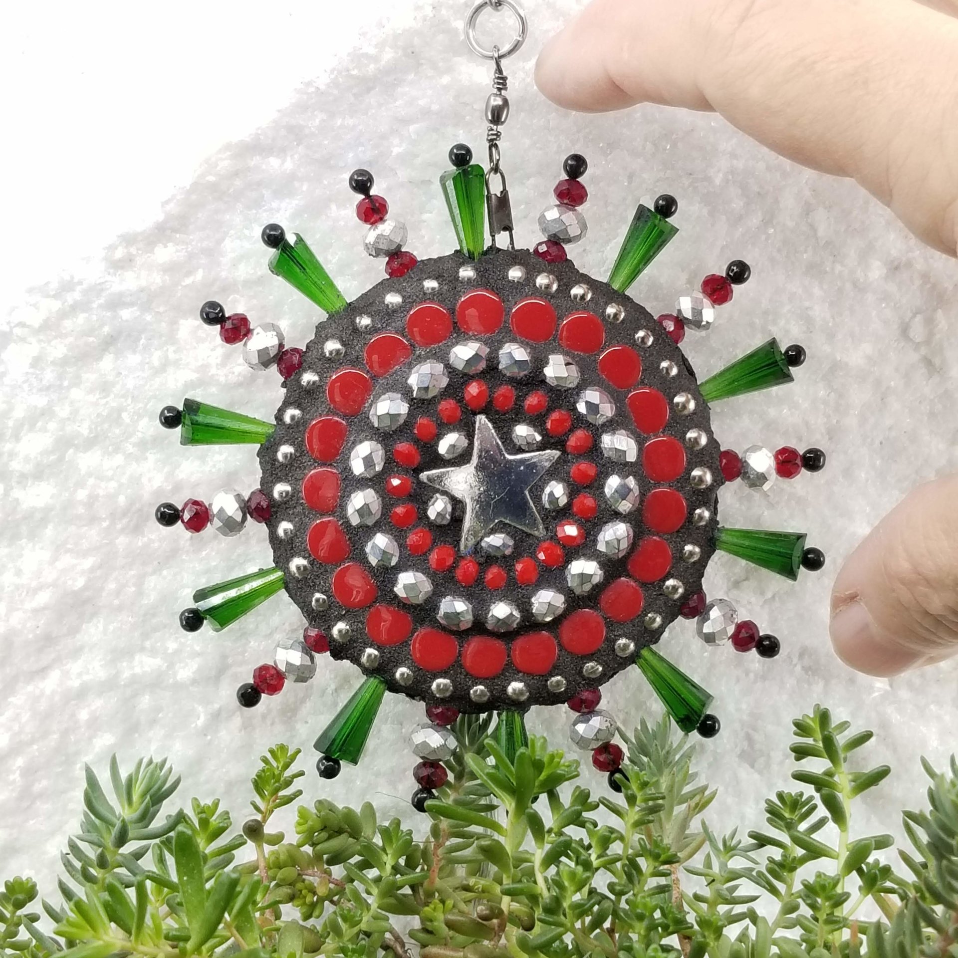 Christmas Star Ornament, Mosaic Garden Wind Spinner, Red Rays, Home and Garden Decor, Gardening Gift, Suncatcher