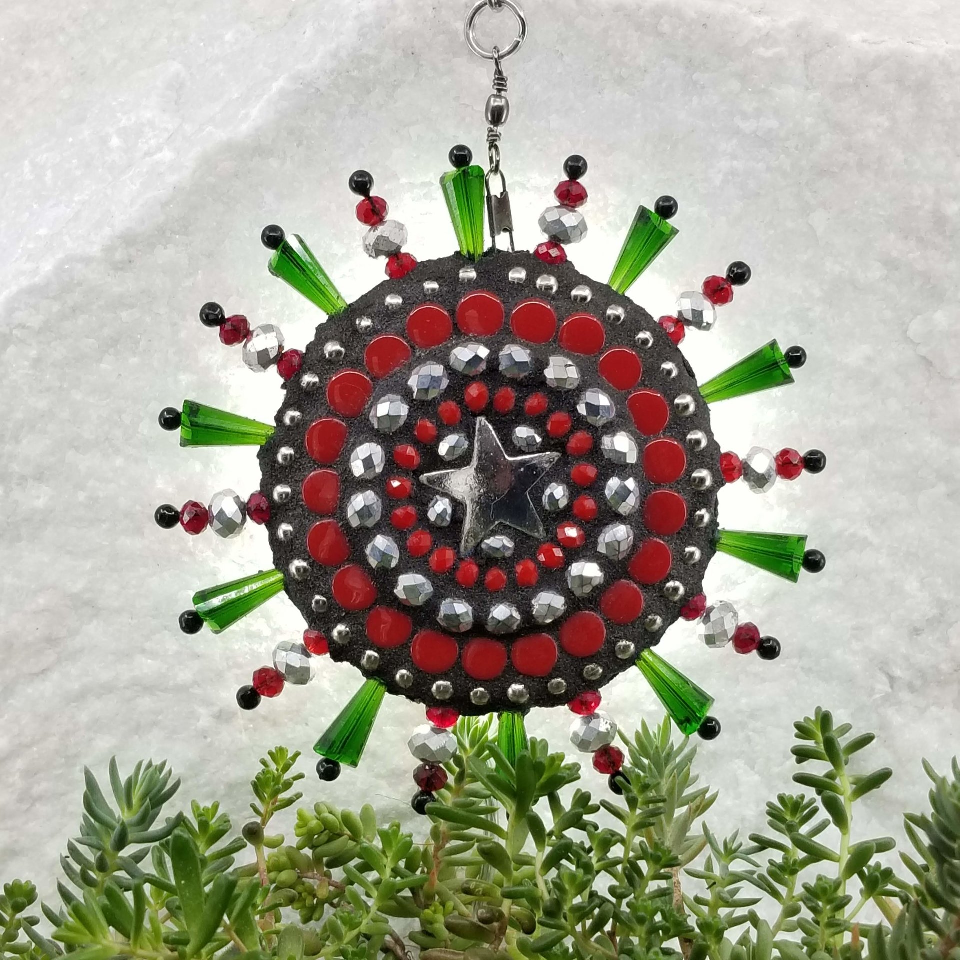 Christmas Star Ornament, Mosaic Garden Wind Spinner, Red Rays, Home and Garden Decor, Gardening Gift, Suncatcher