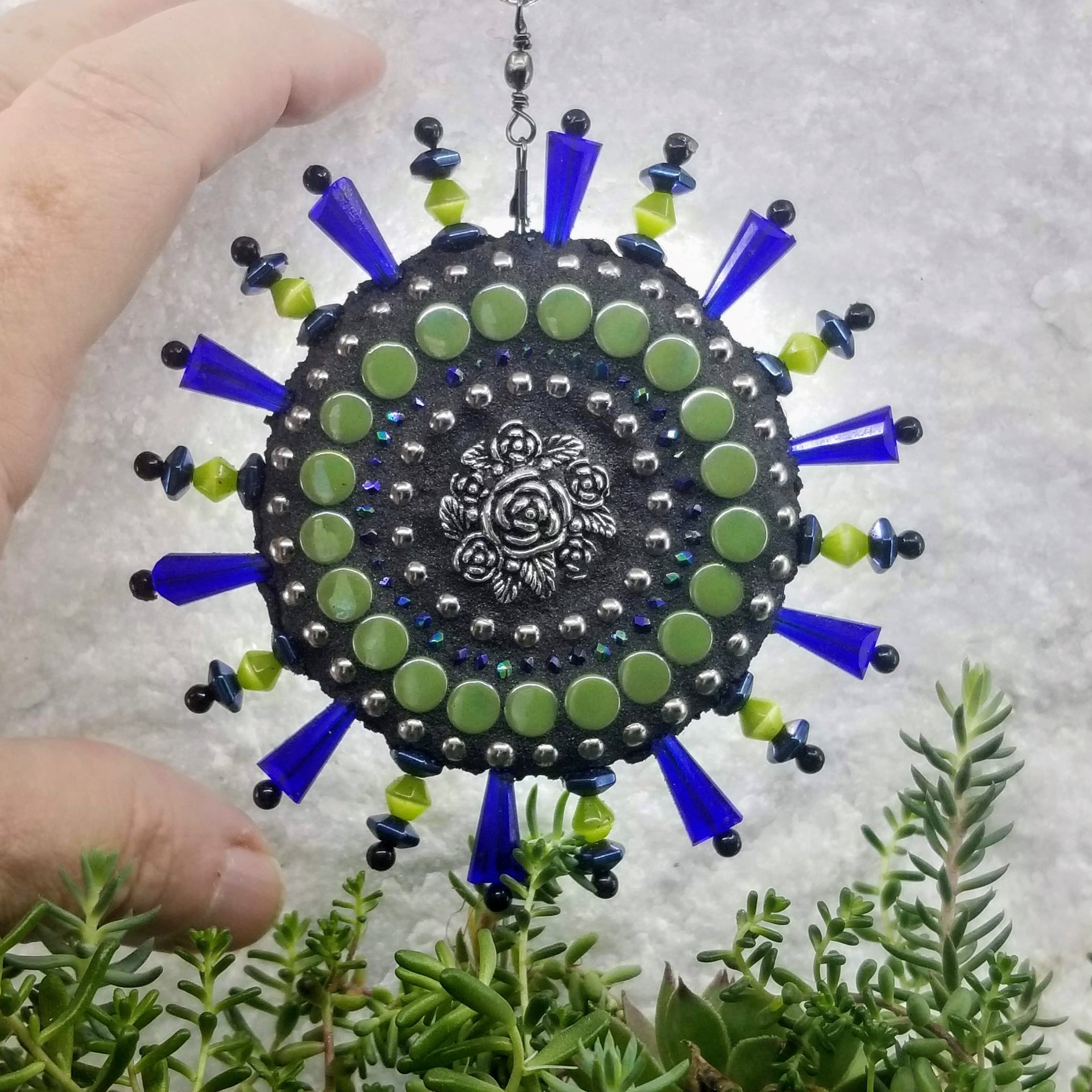 Roses Mosaic Garden Wind Spinner, Suncatcher, Blue Rays, Home Decor, Garden Decor, Gardening Gift, (A)