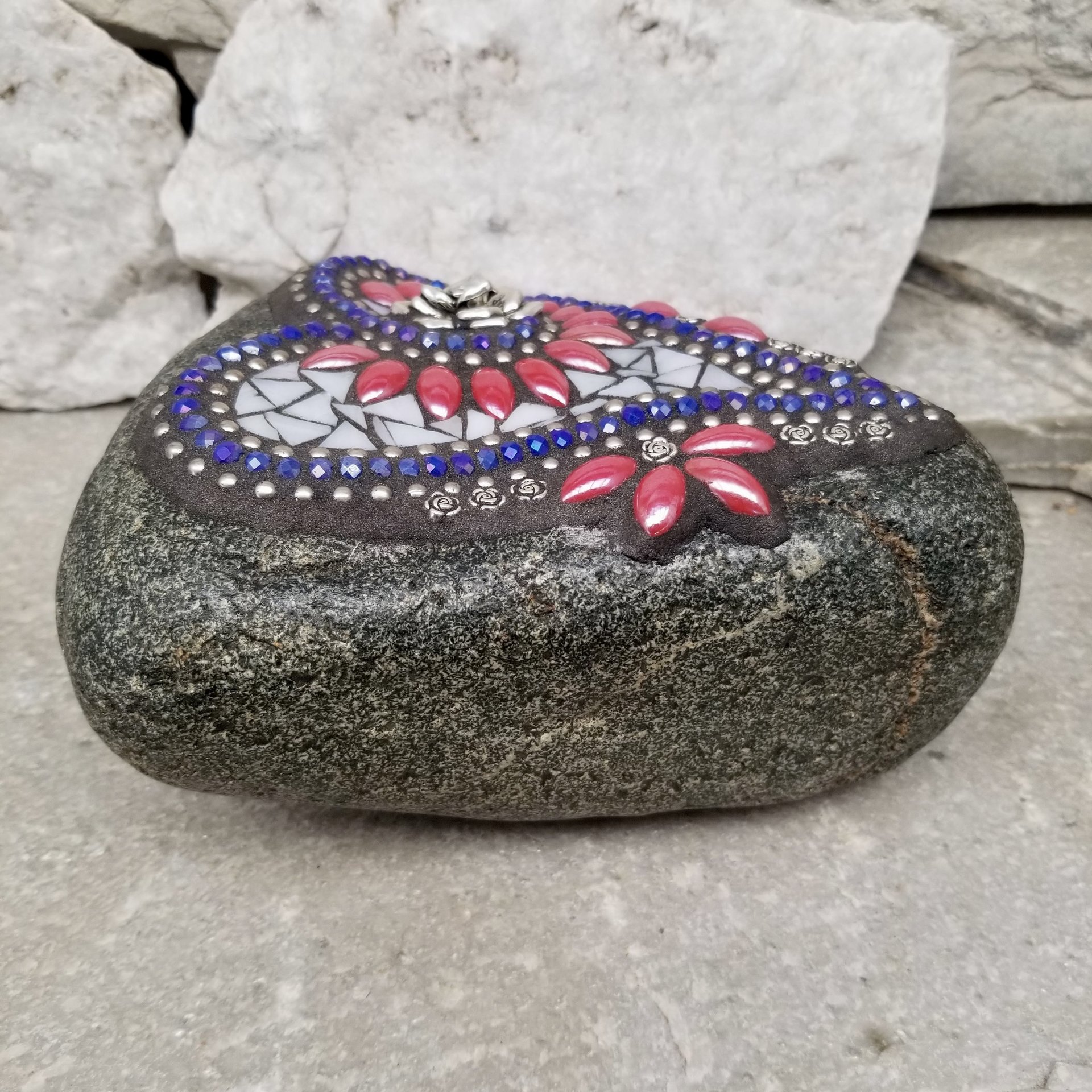 Americana Heart -Mosaic / Garden Stone