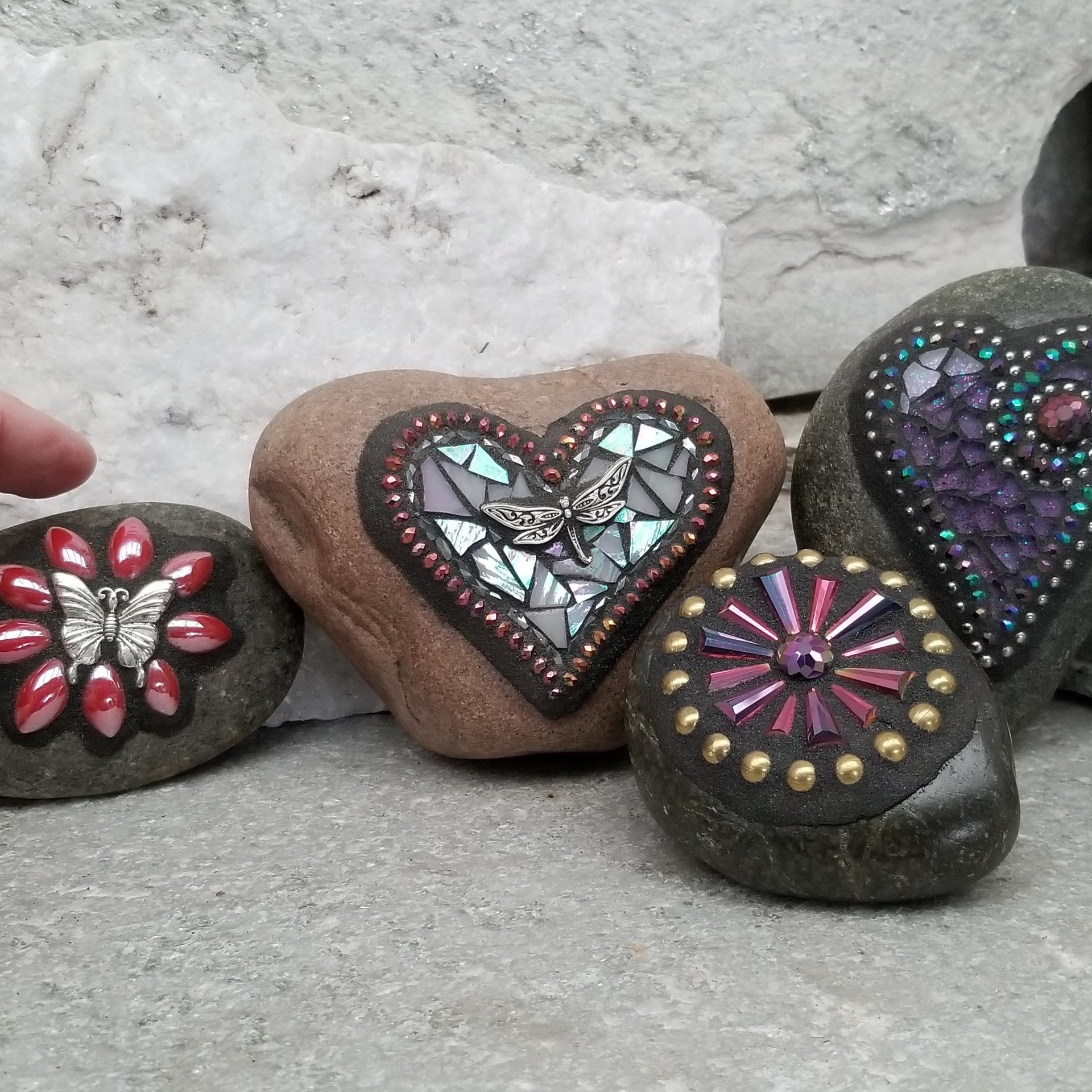 Garden Stone Paperweights, Secret Santa Stocking Stuffer, #2 Group Mosaic Heart and Rocks, Mosaic Garden Stone, Home Decor, Gardening, Gardening Gift,