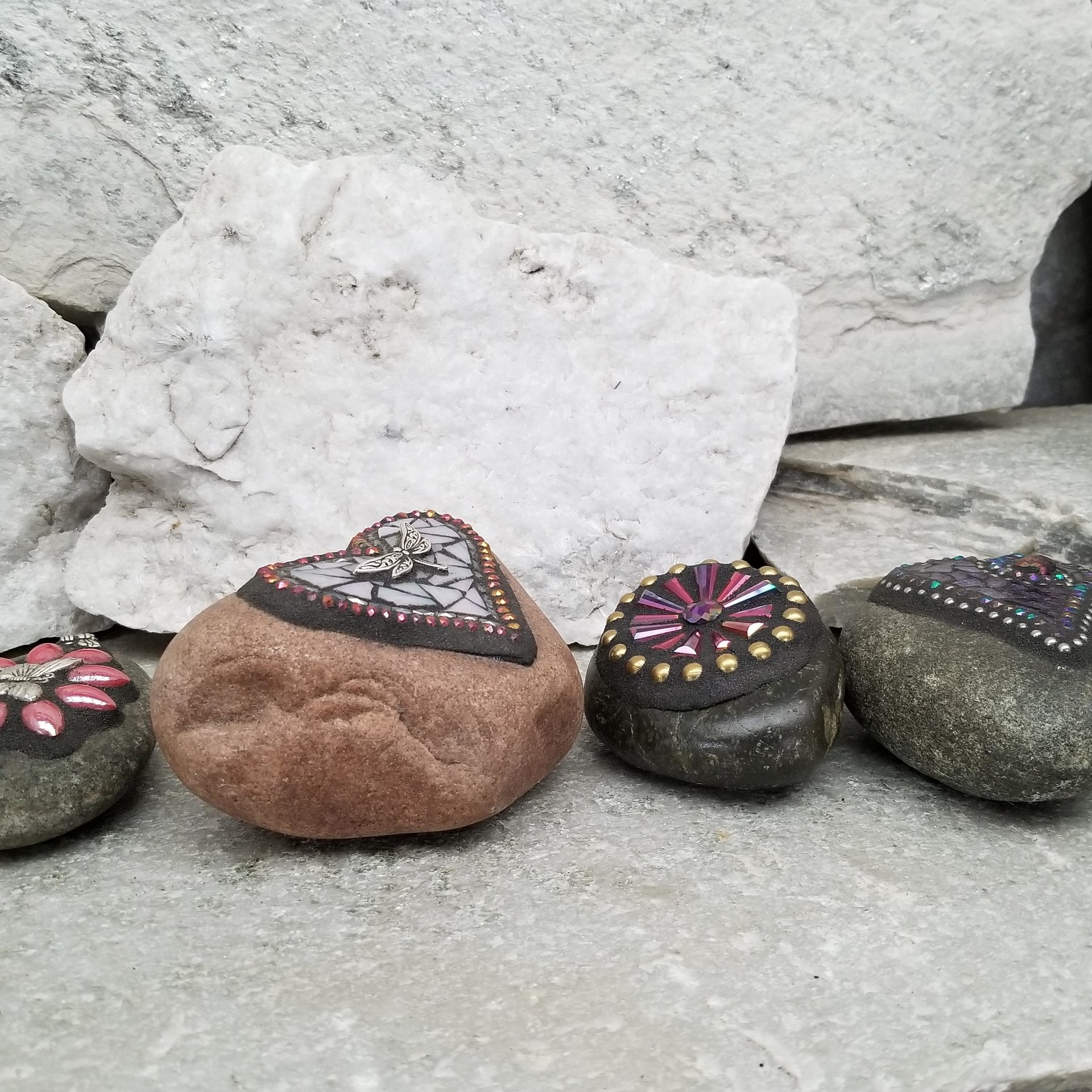 Garden Stone Paperweights, Secret Santa Stocking Stuffer, #2 Group Mosaic Heart and Rocks, Mosaic Garden Stone, Home Decor, Gardening, Gardening Gift,