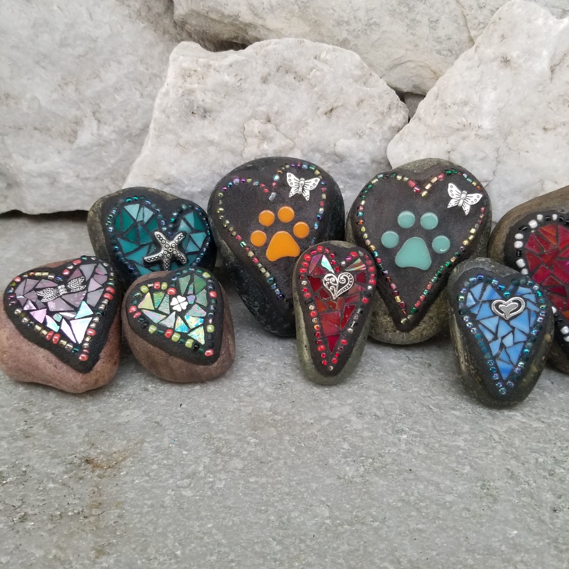 Garden Stone Paperweights  Group Mosaic Heart Rocks, Mosaic Garden Stone, Home Decor, Gardening, Gardening Gift,