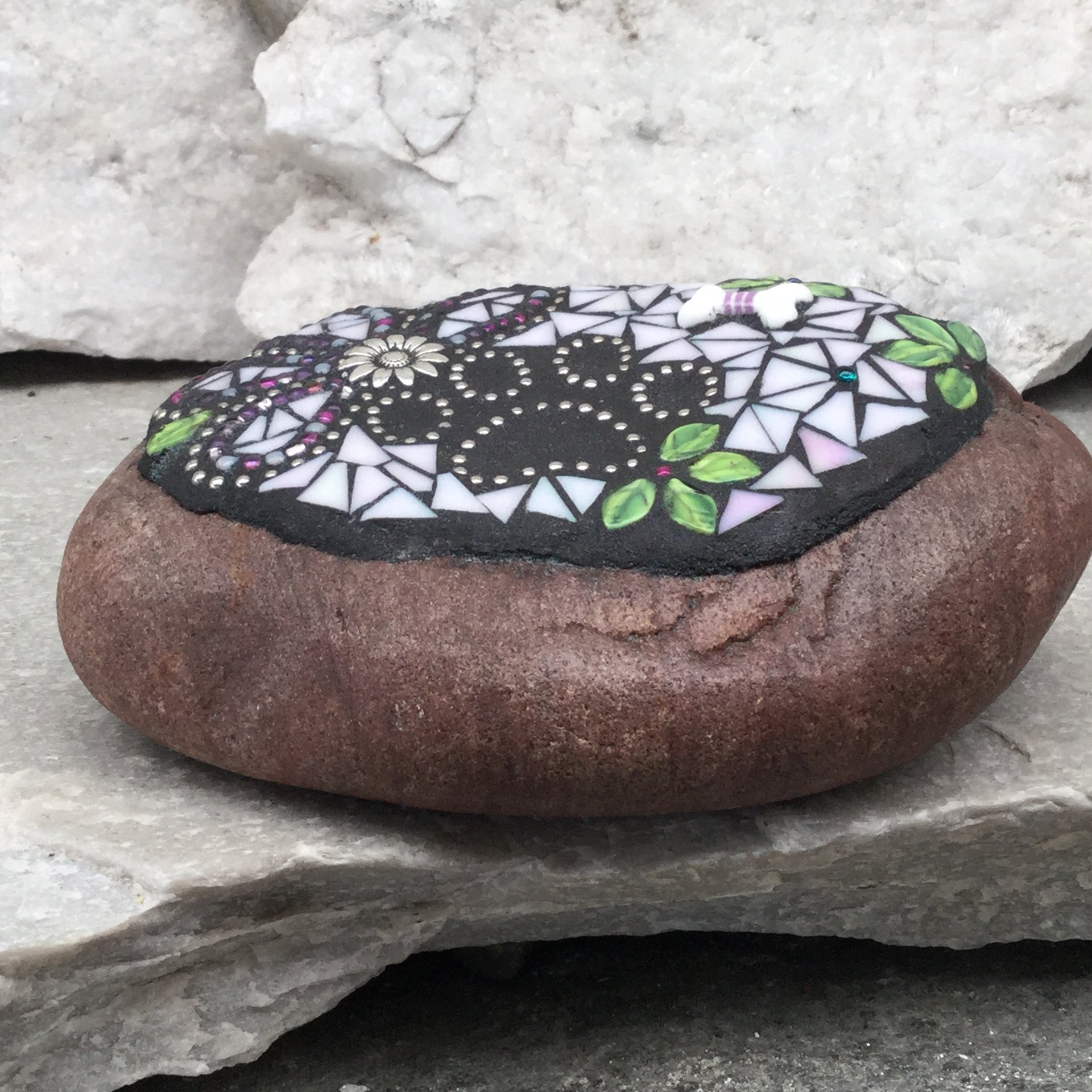 Iridescent White Flower, Black Paw Print - Garden Stone, Pet Memorial, Garden Decor'