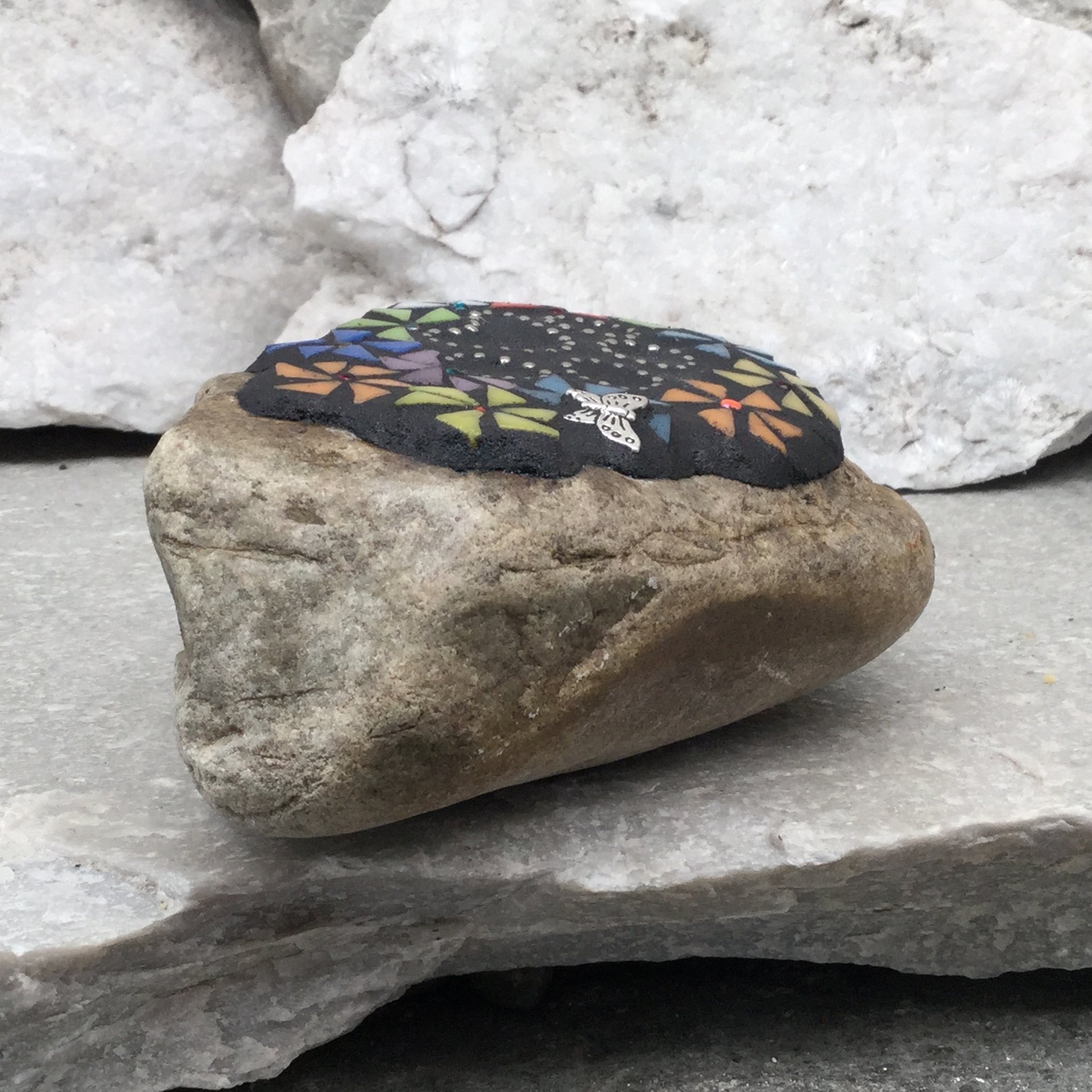 Pinwheel Flowers, Black Paw Print - Garden Stone, Pet Memorial, Garden Decor'