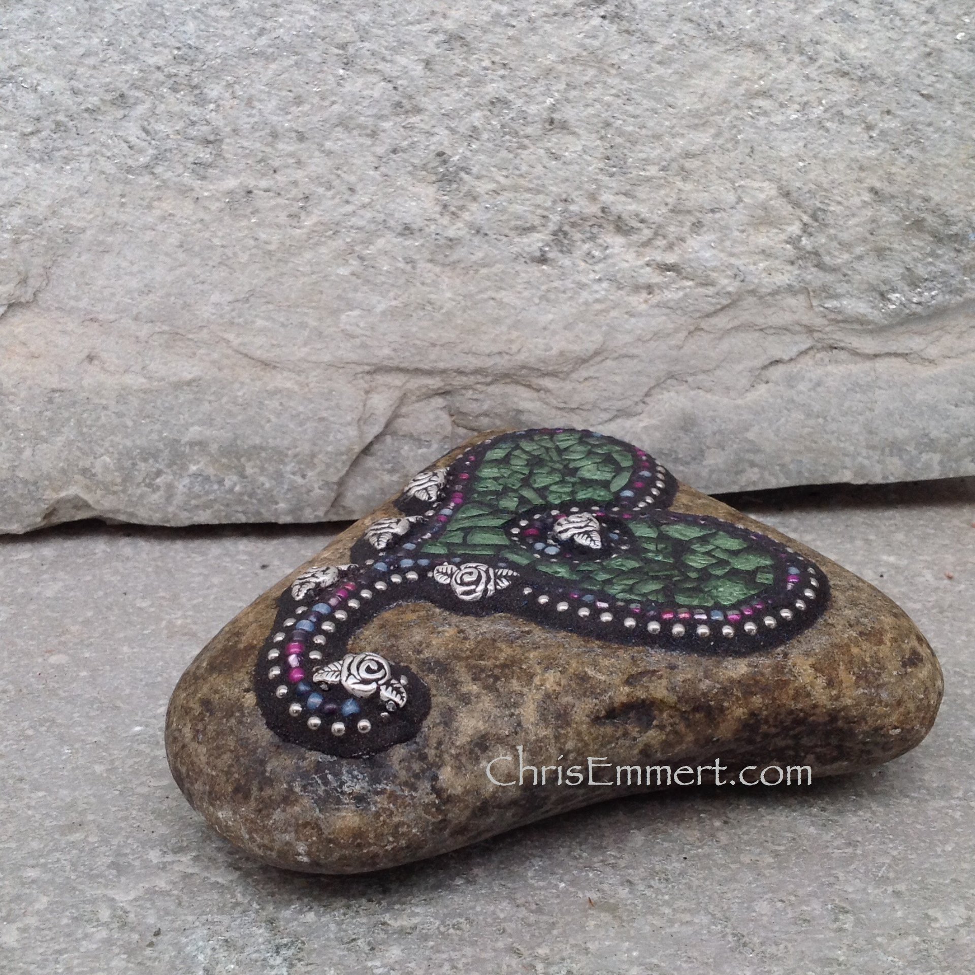 Mosaic Heart, Green Heart, Mosaic Rock, Garden Stone, Home Decor, Gardener Gift, Garden Decor,