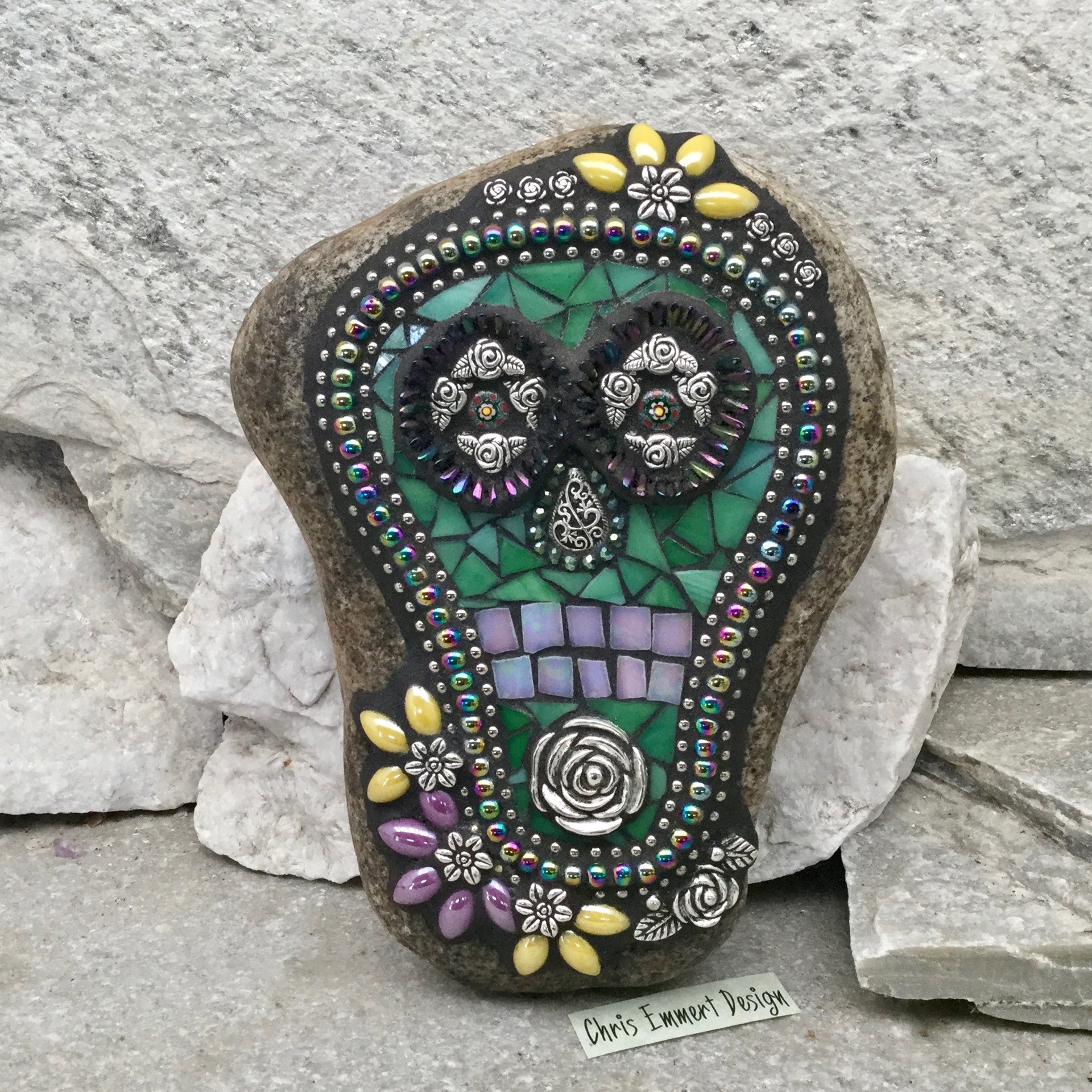 Dia de los Muertos / Day of the Dead / Skull Mosaic  / Garden Stone (1)