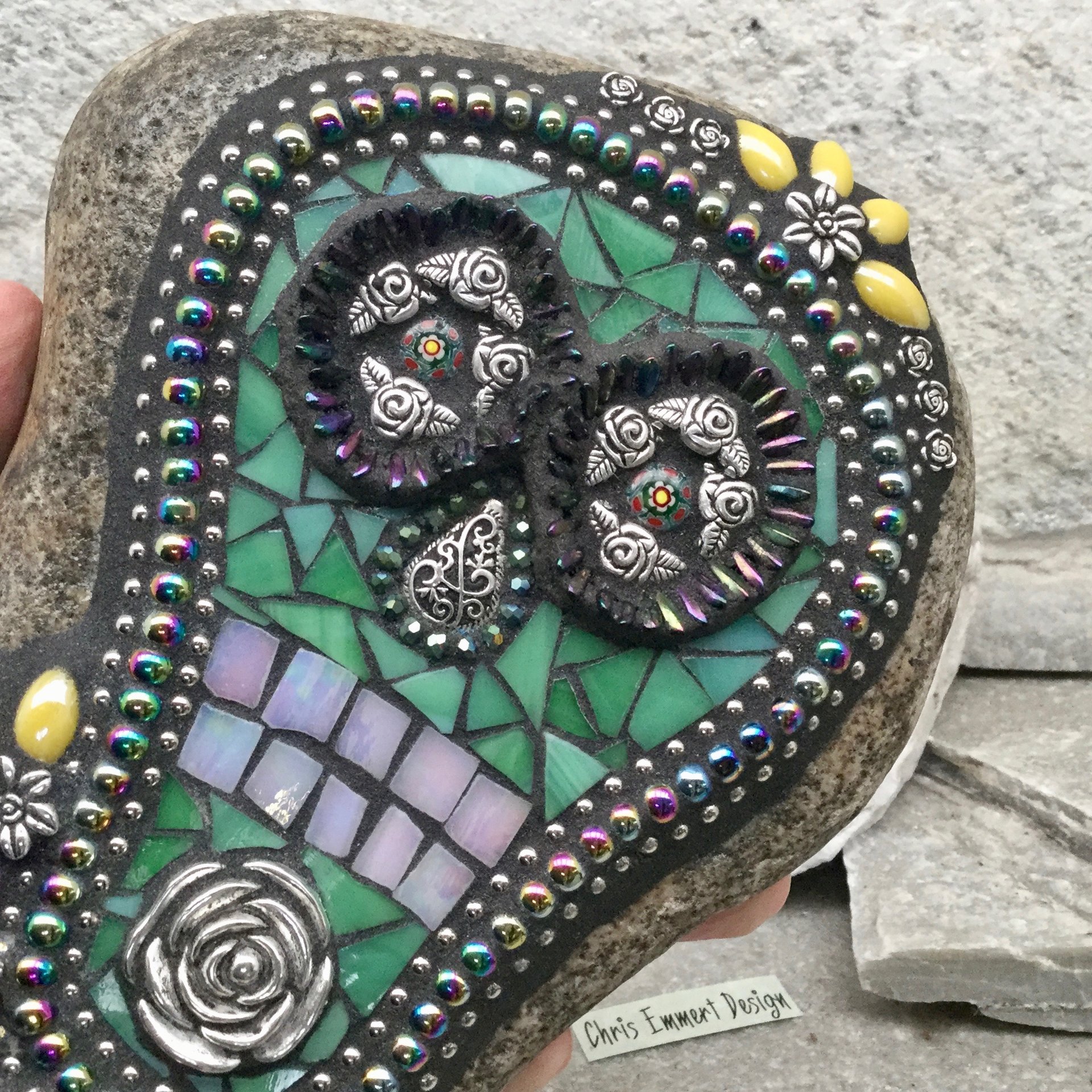 Dia de los Muertos / Day of the Dead / Skull Mosaic  / Garden Stone (1)