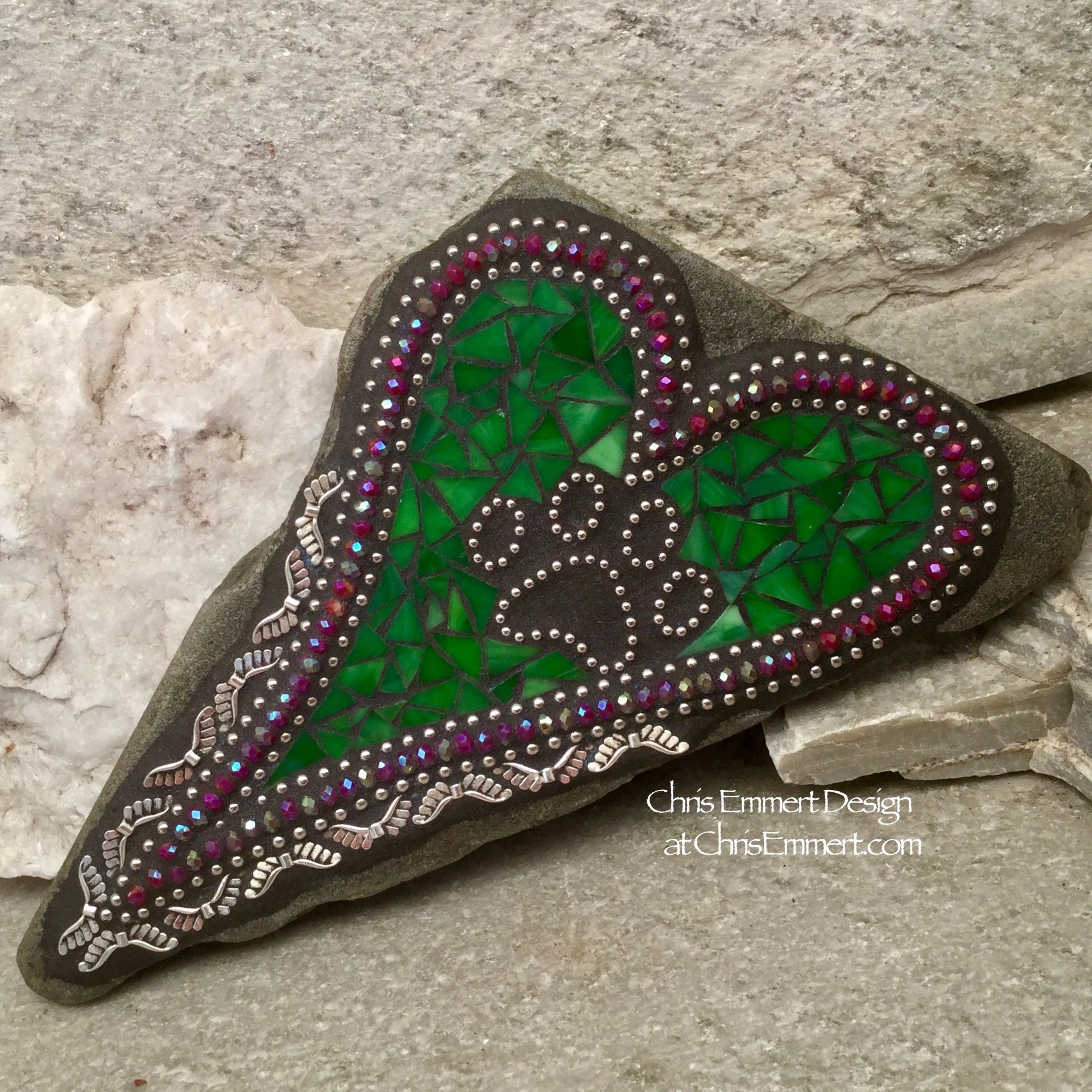 Pet Memorial Heart Garden Stone, Mosaic, Garden Decor, Pawprint