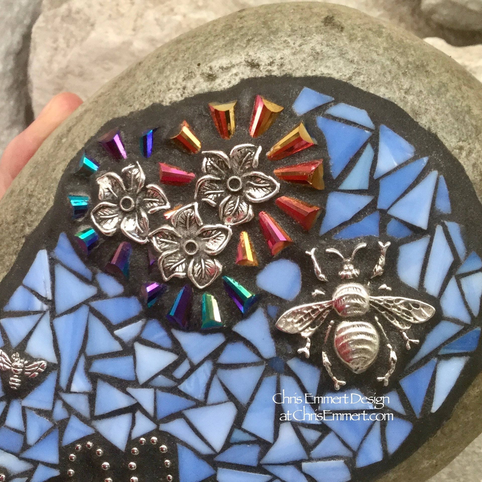 Pet Memorial, Iridescent Flowers with Blue, Black Paw Print - Bees, Garden Stone, Garden Decor'