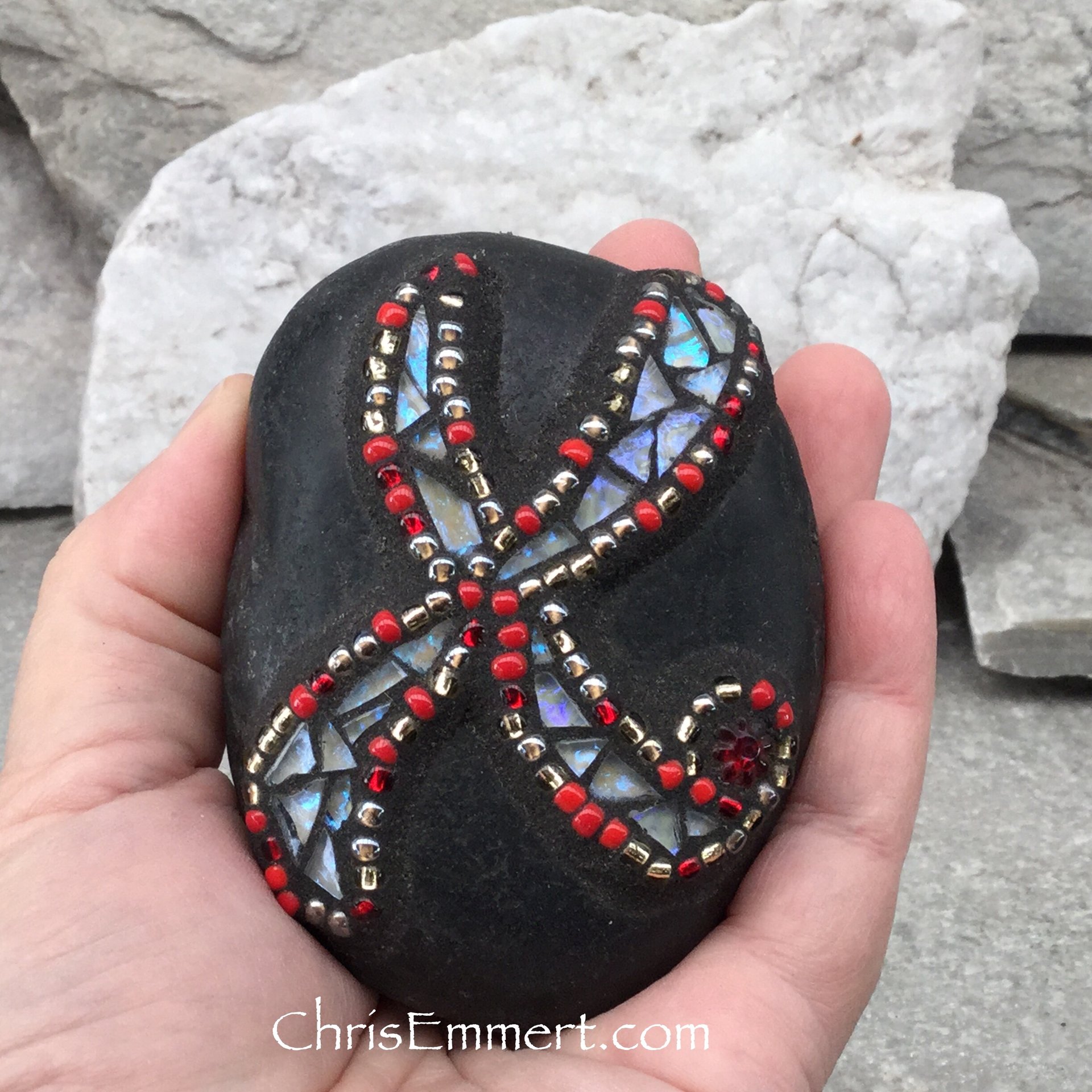 Iridescent Hug and Kiss, Garden Stone, Mosaic, Garden Decor, Paperweight