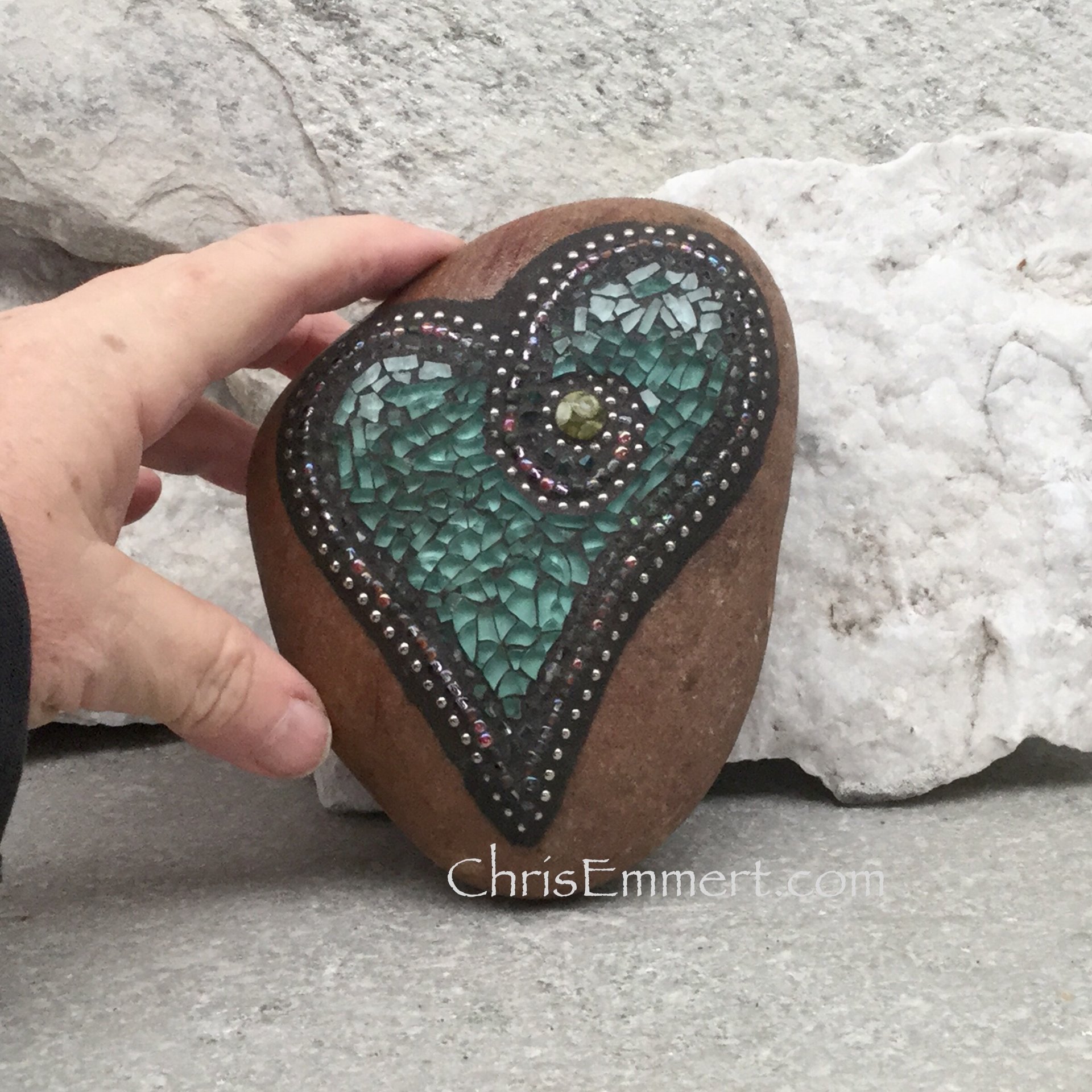 Mosaic Green Heart,  Mosaic Rock, Garden Stone, Home Decor, Gardener Gift, Garden Decor,