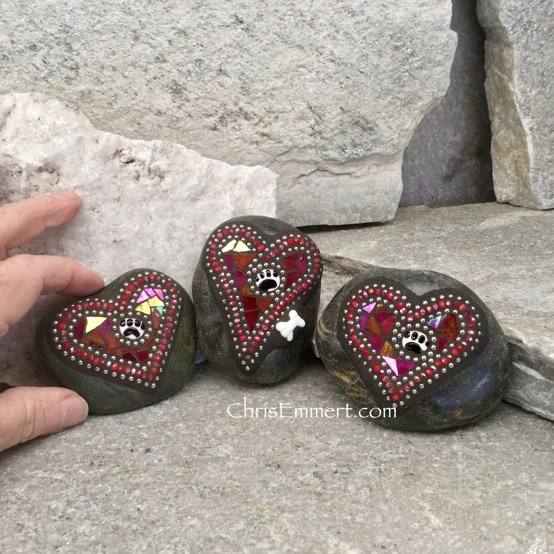 Garden Stone/Paperweights, Red Heart, Group Mosaic, Pet Memorial, Mosaic Garden Stone, Home Decor, Gardening, Gardening Gift,