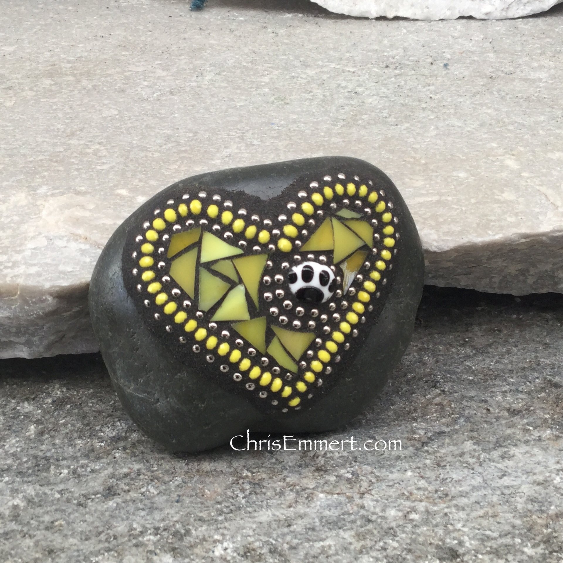 Garden Stone/Paperweights, YellowHeart, Group Mosaic, Pet Memorial, Mosaic Garden Stone, Home Decor, Gardening, Gardening Gift,