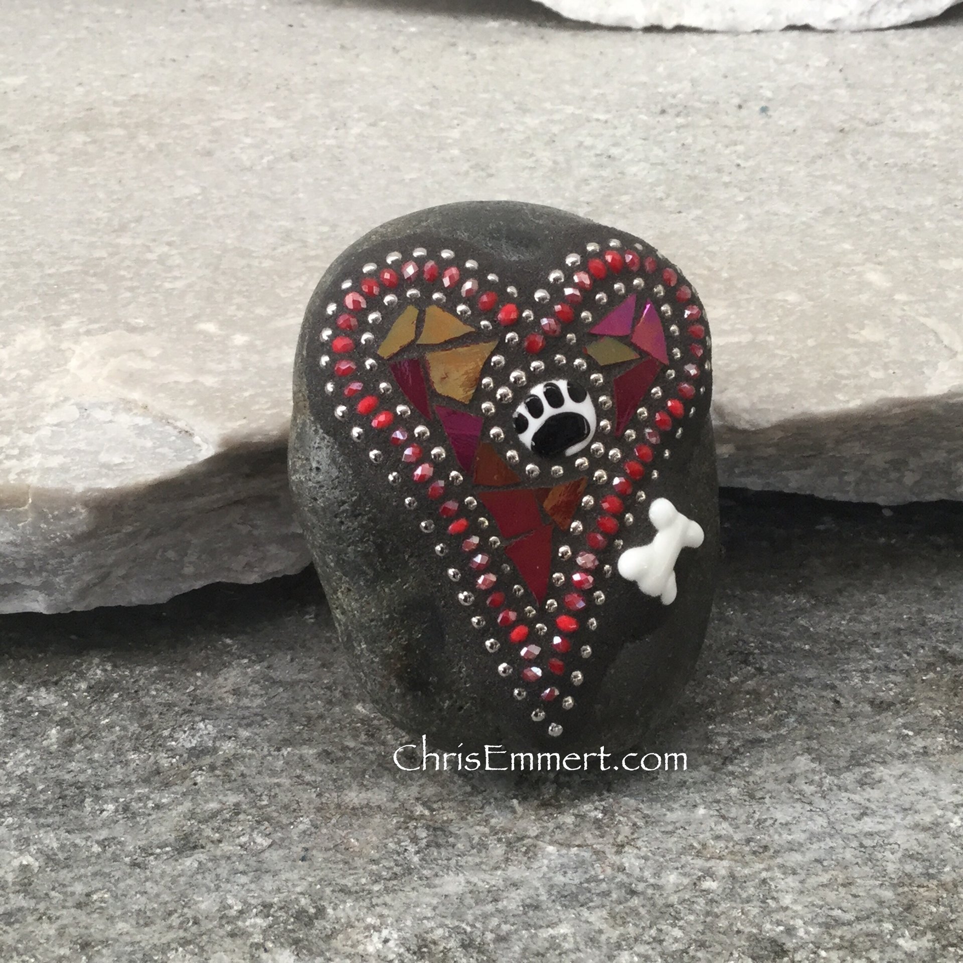 Garden Stone/Paperweights, Red Heart, Group Mosaic, Pet Memorial, Mosaic Garden Stone, Home Decor, Gardening, Gardening Gift,