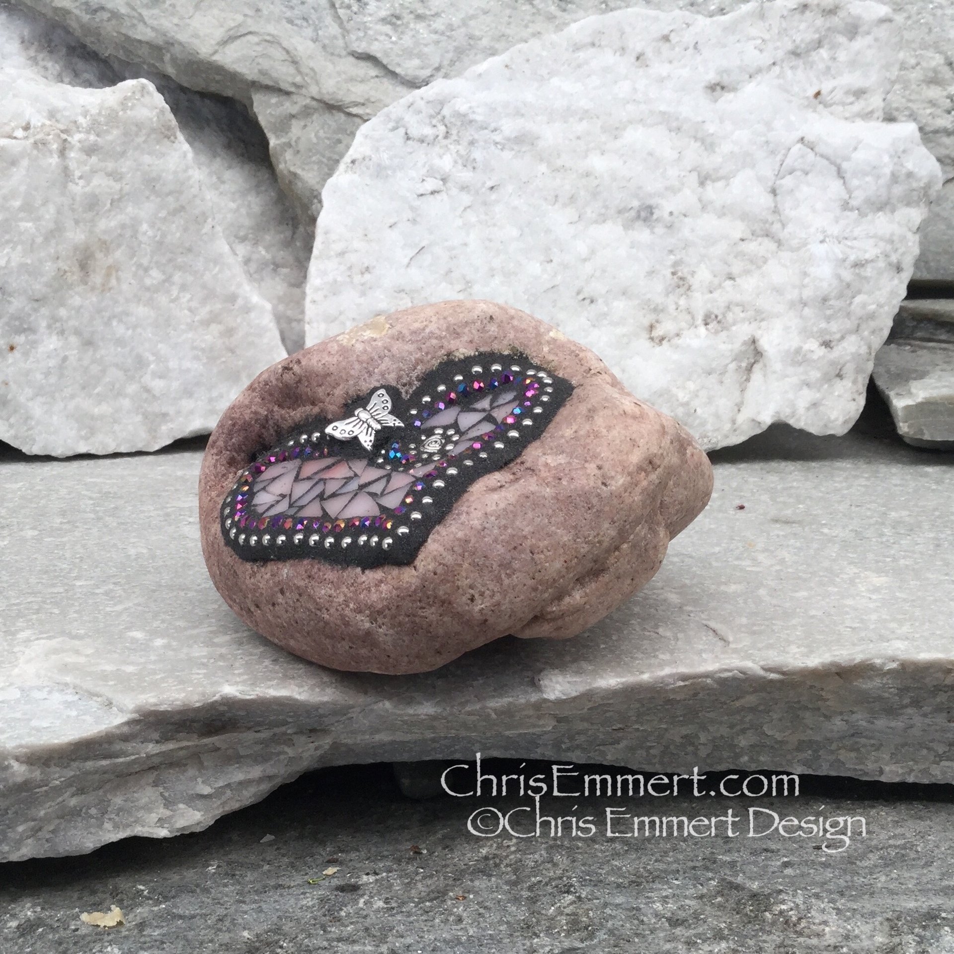 Pink Mosaic Rock, Mosaic Heart, Mosaic Garden Stone, Home Decor, Gardener Gift, Garden Decor