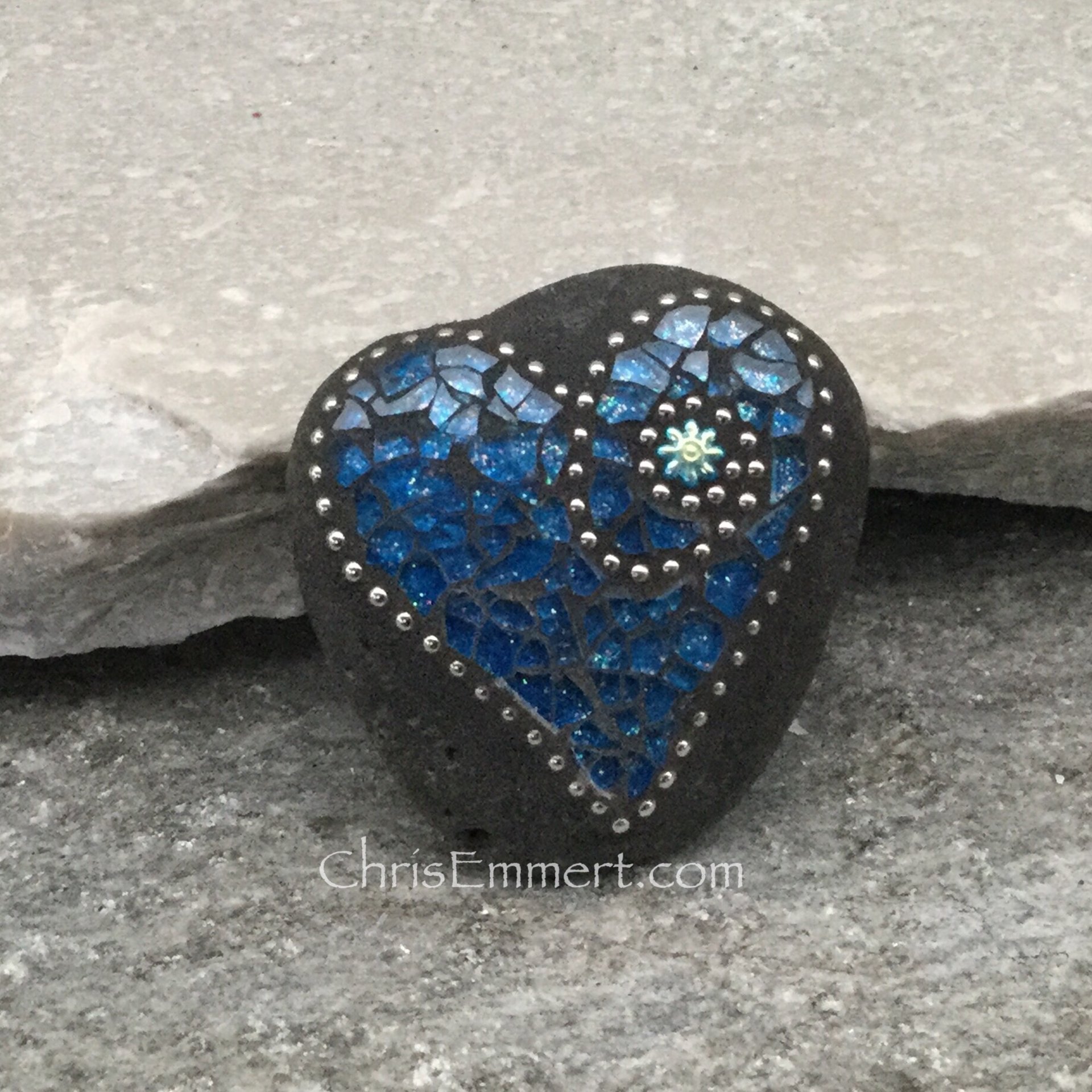 Garden Stone/Paperweights #1 Group Mosaic Heart, Mosaic Rock, Mosaic Garden Stone, Home Decor, Gardening, Gardening Gift,