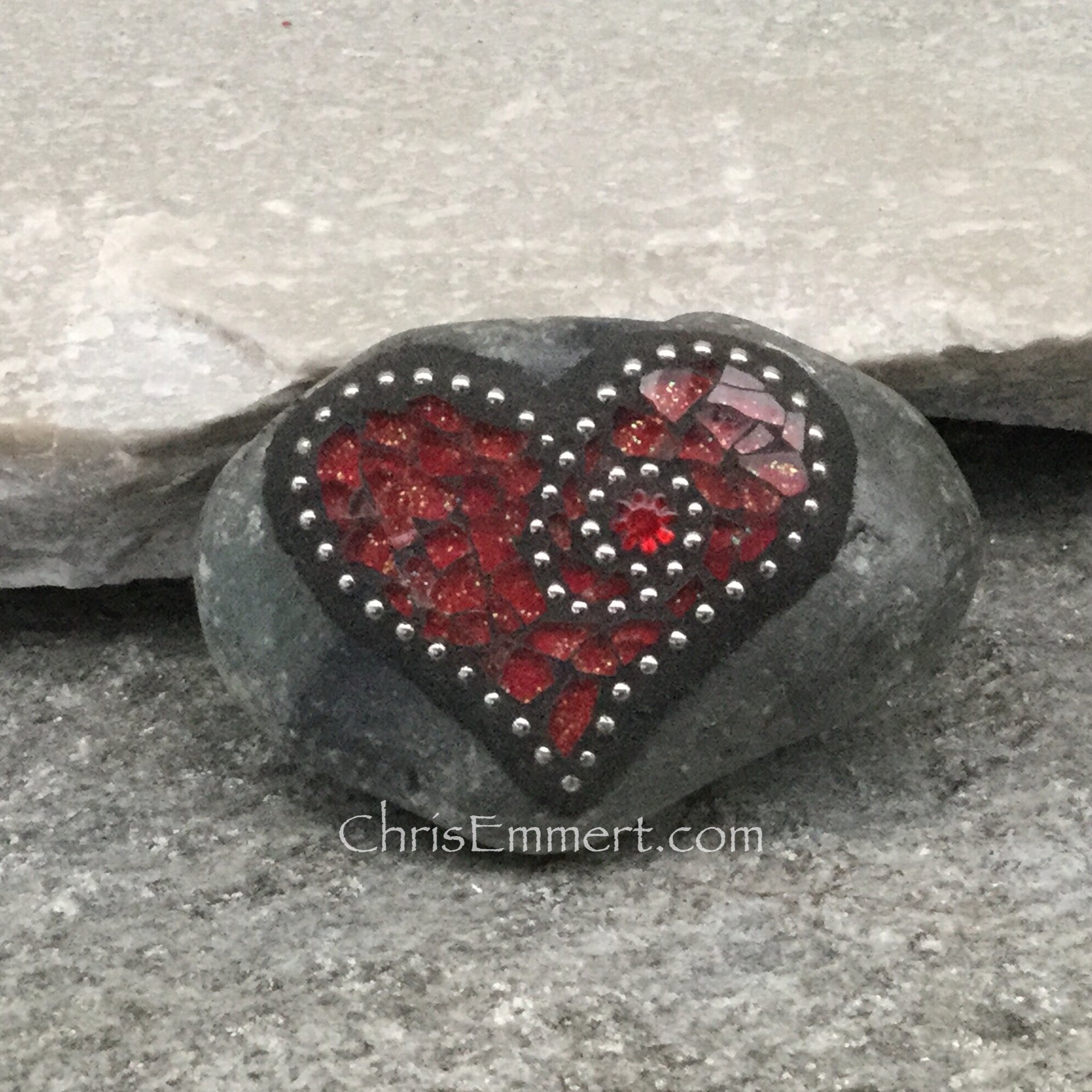 Garden Stone/Paperweights #1 Group Mosaic Heart, Mosaic Rock, Mosaic Garden Stone, Home Decor, Gardening, Gardening Gift,