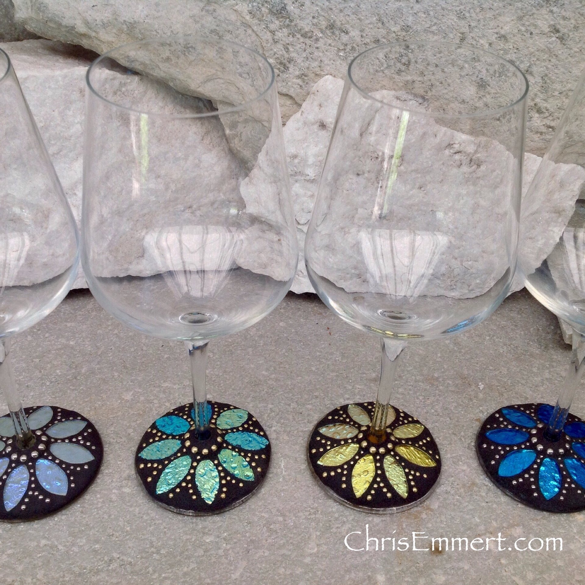 Iridescent Wine Glass Set of 4, Flower Design