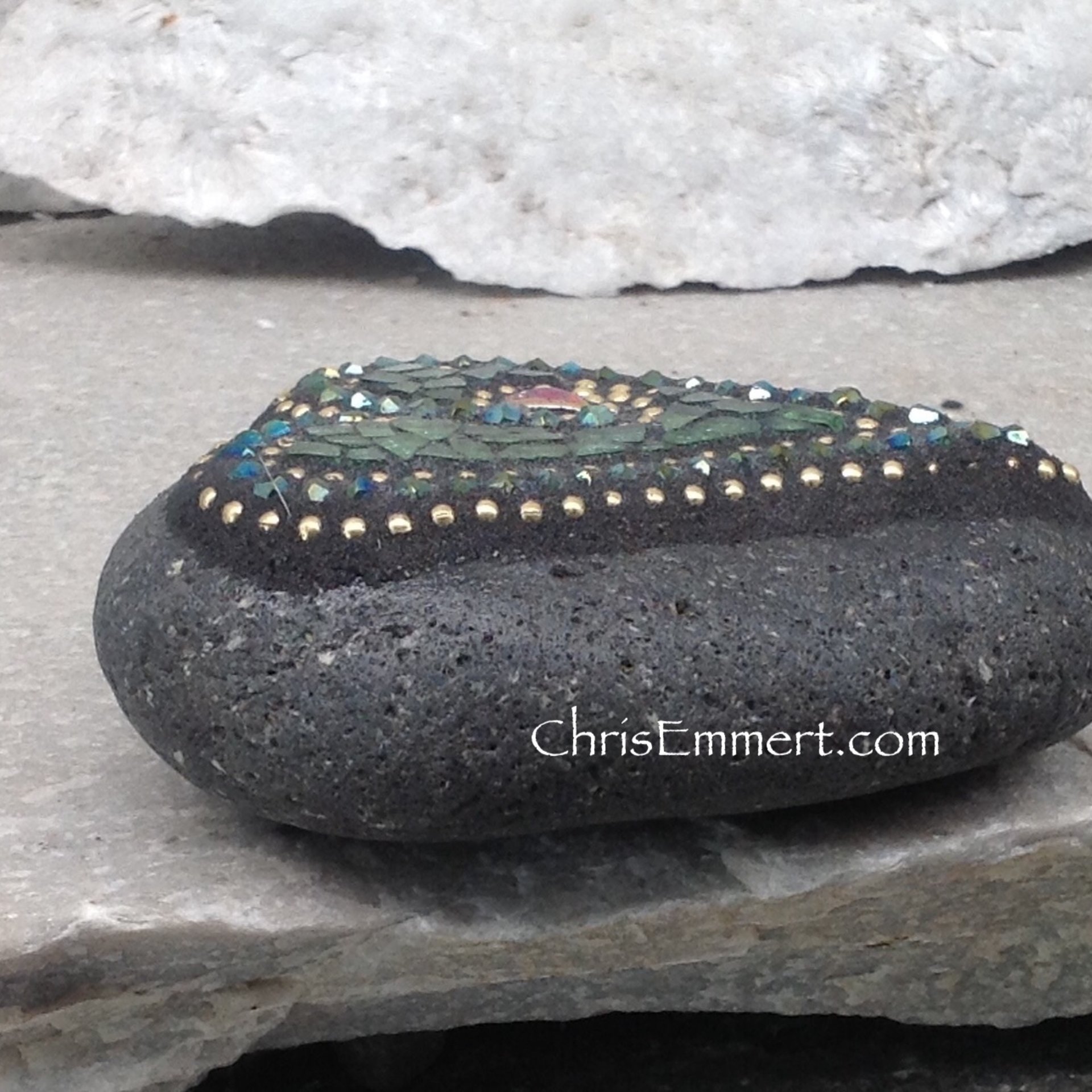 Green Heart, Mosaic Garden Stone, Gardener Gift, Garden Decor, Mosaic Paperweight / Garden Stone