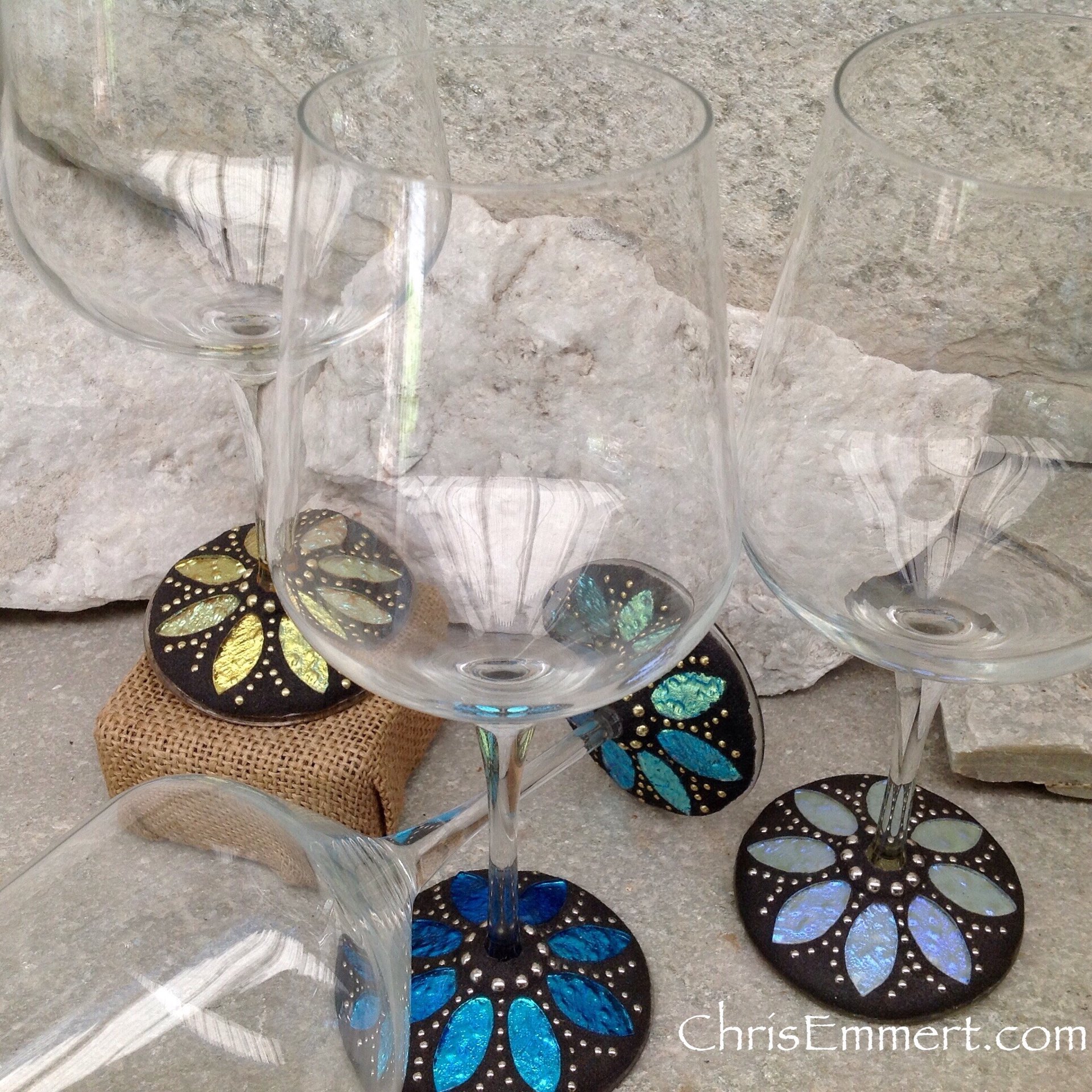 Iridescent Wine Glass Set of 4, Flower Design