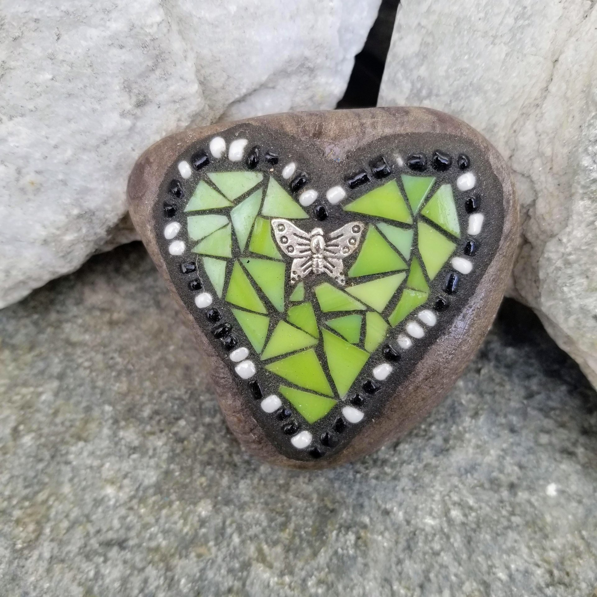 Mosaic Garden Stone Paperweights #8 Group Mosaic Heart and Rocks,   
