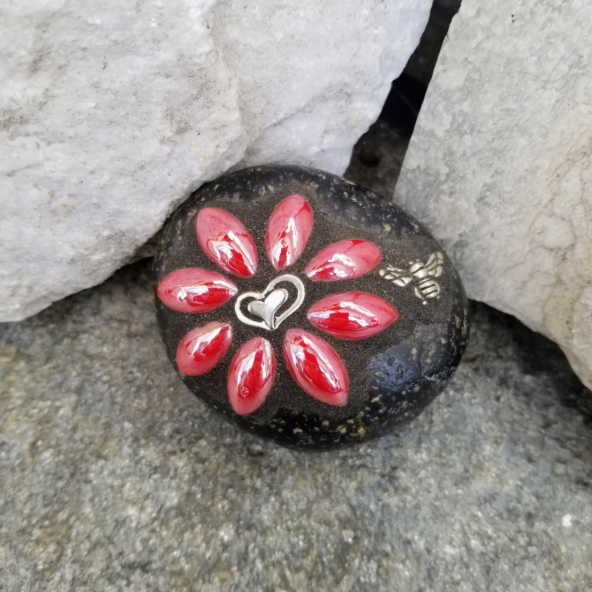 Mosaic Garden Stone Paperweights #8 Group Mosaic Heart and Rocks,   