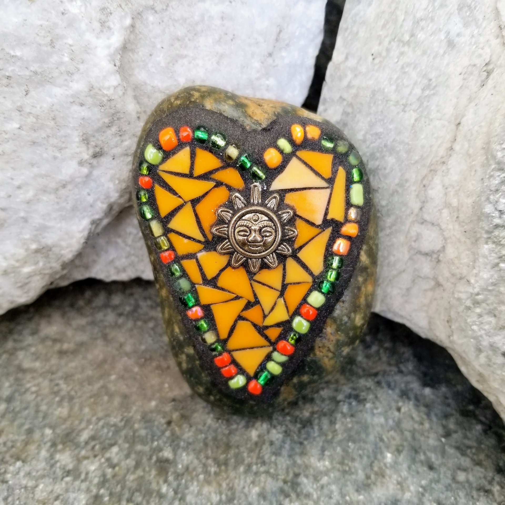 Mosaic Garden Stone Paperweights #10 Group Mosaic Heart and Rocks,   