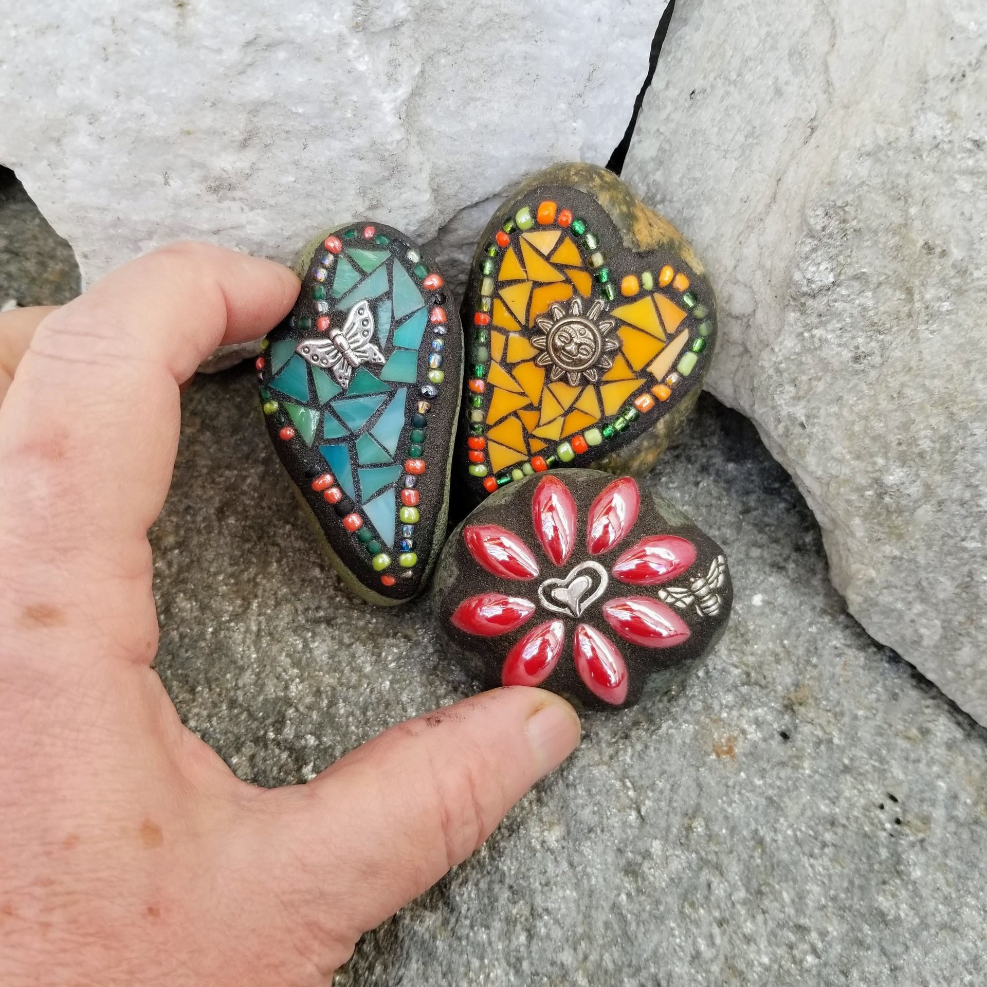 Mosaic Garden Stone Paperweights #10 Group Mosaic Heart and Rocks,   