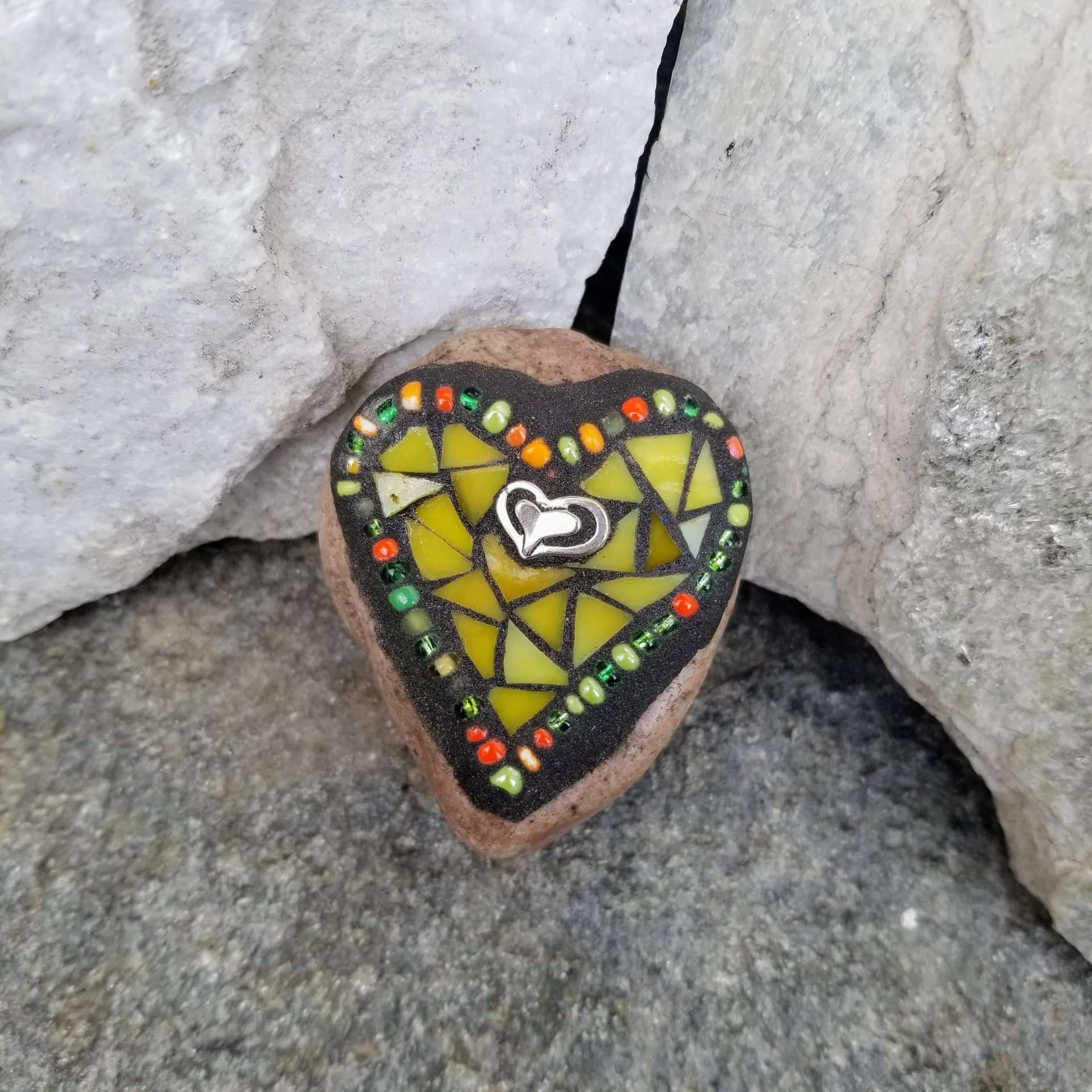 Mosaic Garden Stone Paperweights #9 Group Mosaic Heart and Rocks,   