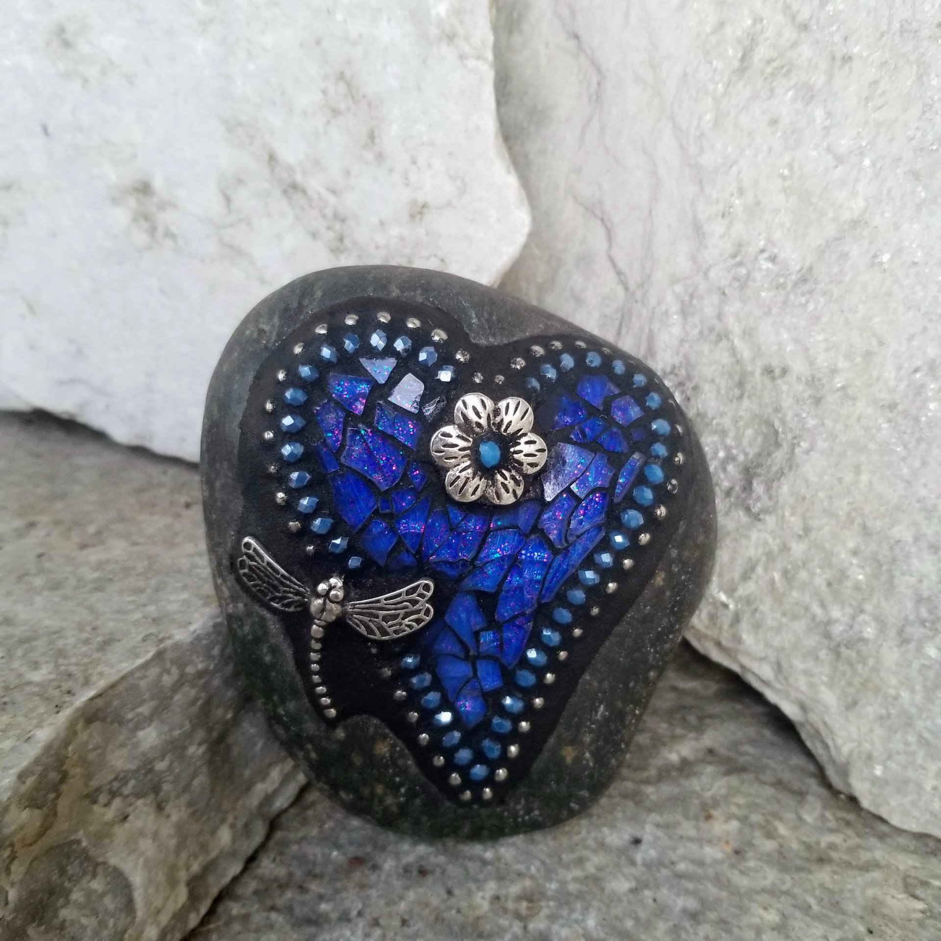 Mosaic Garden Set of 3  #3 Group Mosaic Heart and Stones 