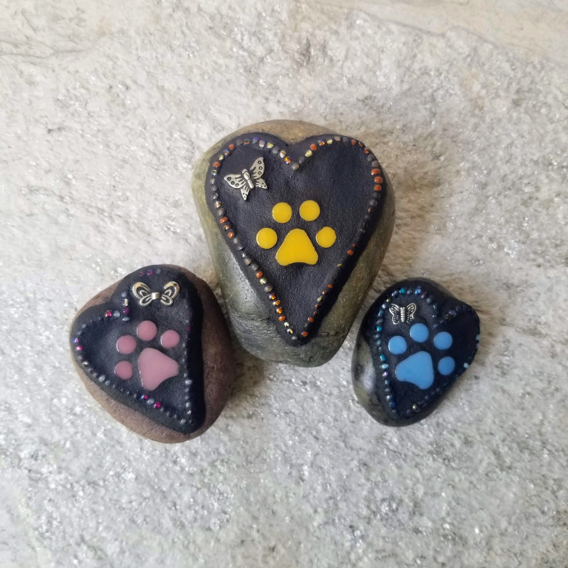 3 Little  Paw Prints, Group #8 Mosaic Stone, Pet Memorial, Garden Decor
