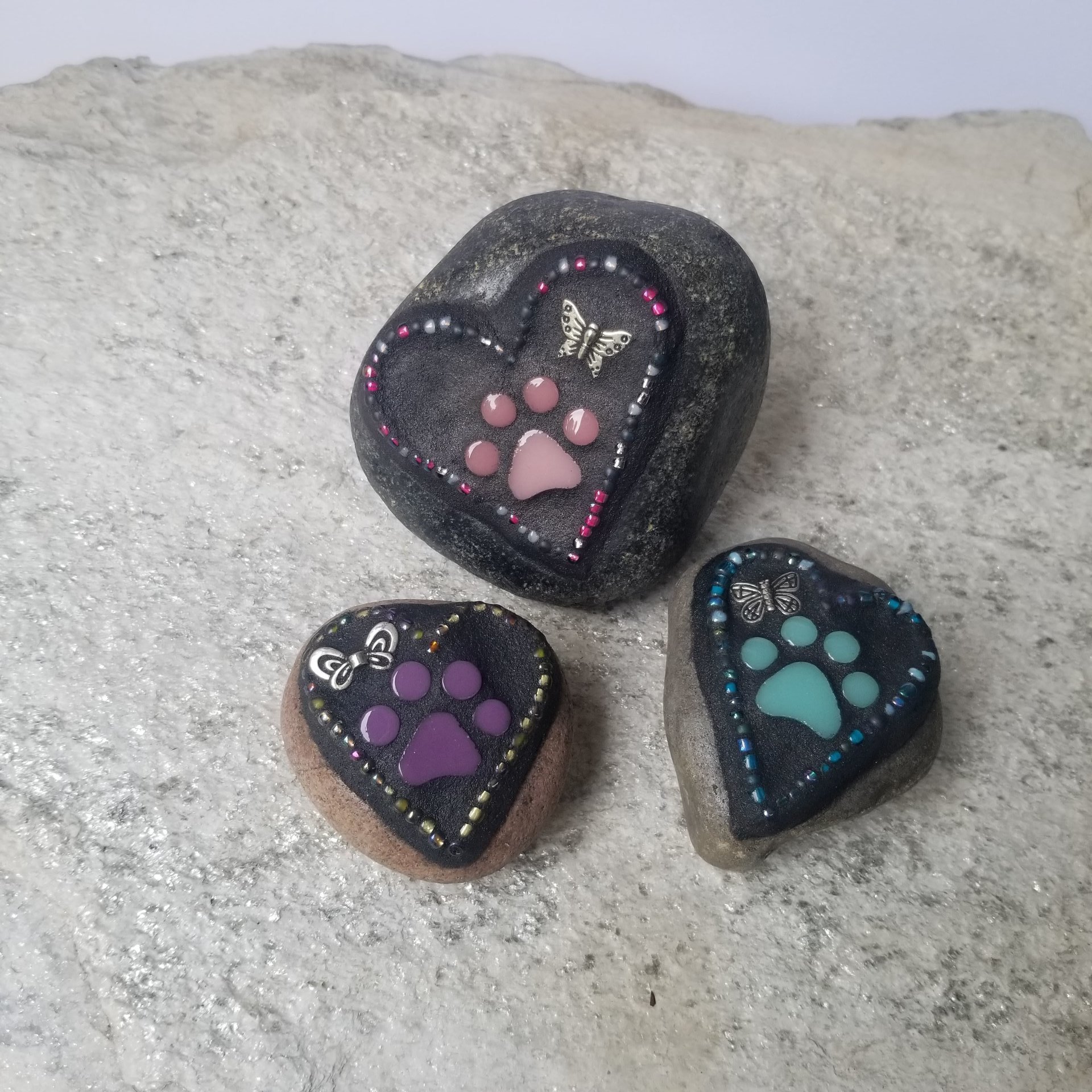 3 Little  Paw Prints, Group #10 Mosaic Stone, Pet Memorial, Garden Decor