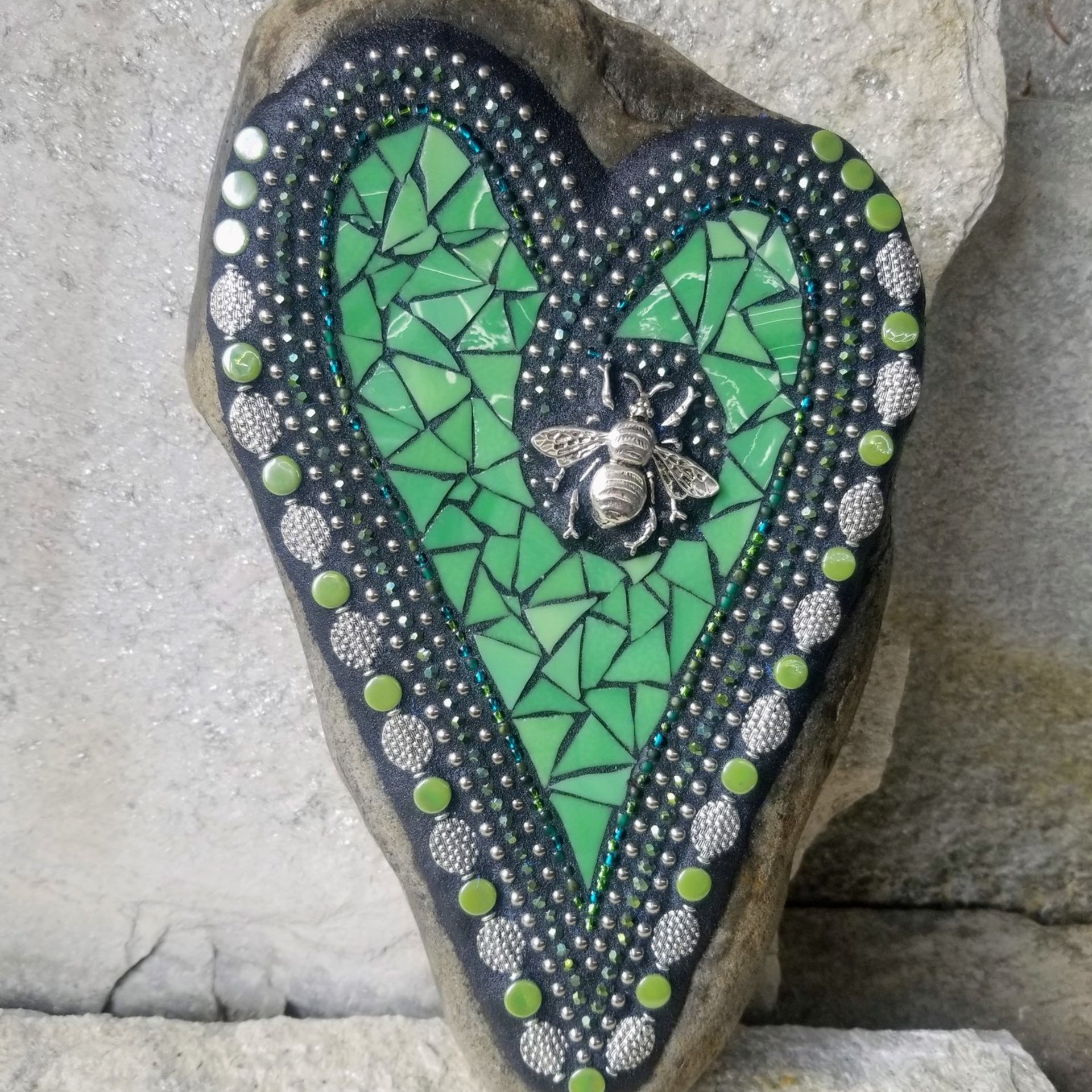  Green Heart Mosaic w/ Bee Garden Stone