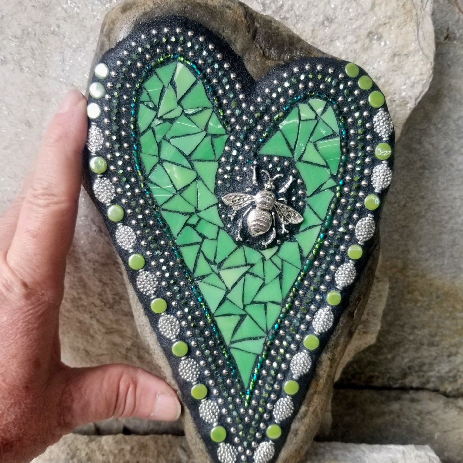  Green Heart Mosaic w/ Bee Garden Stone