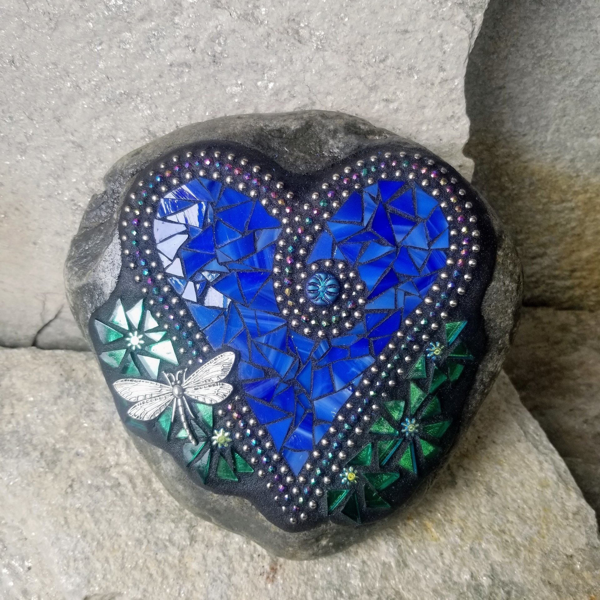 Medium Blue Mosaic Heart Garden Stone w/Dragonfly