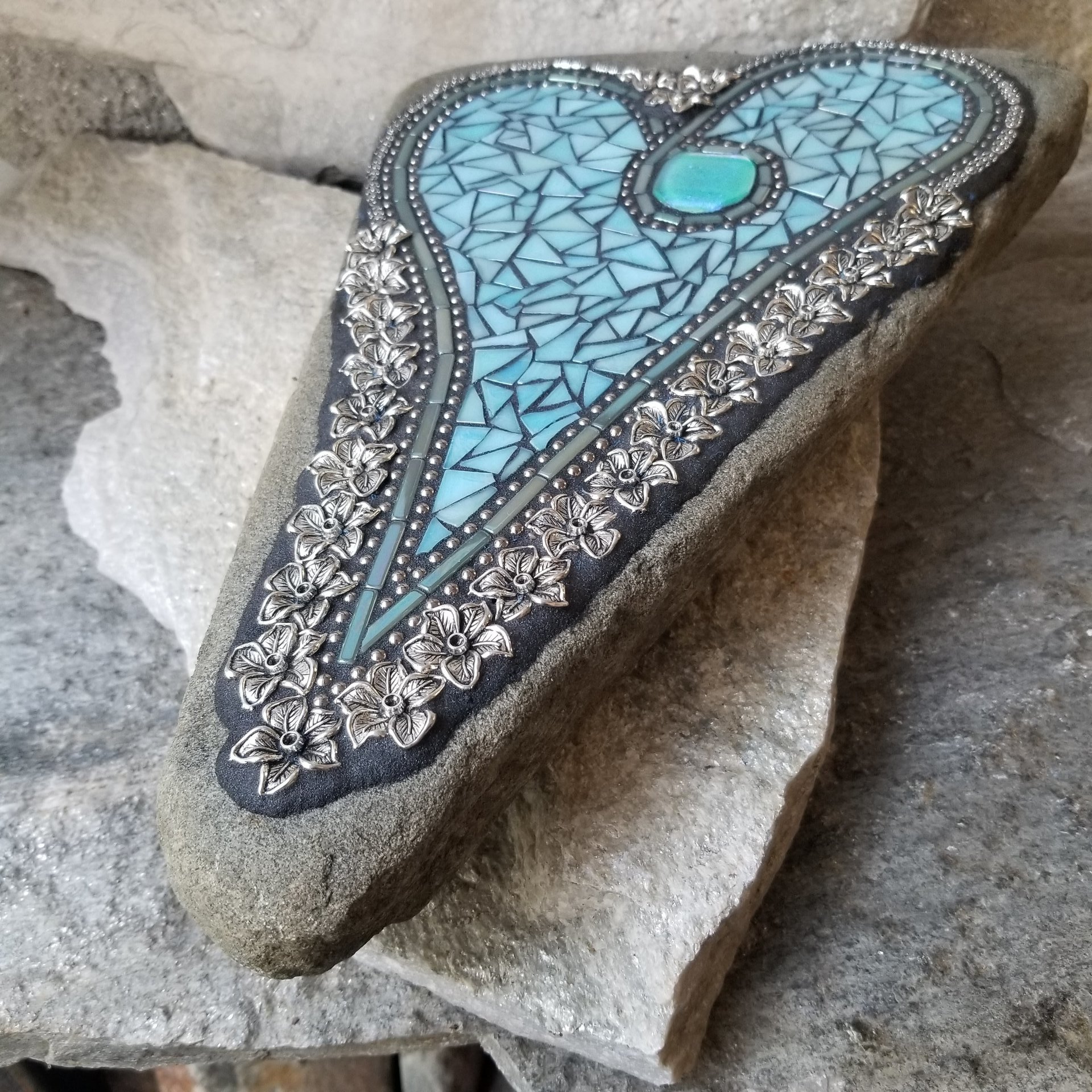 Iridescent Ocean Blue Mosaic Heart Garden Stone w/Large Flower and Dragonfly