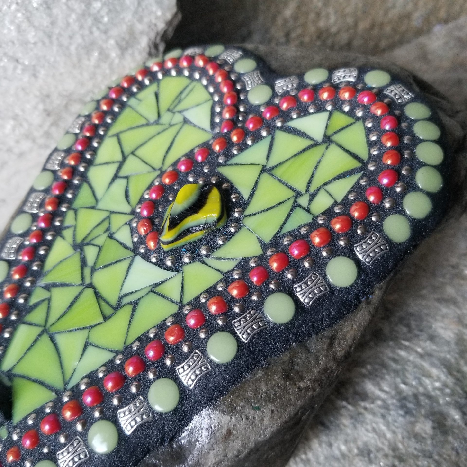  Lime Green Heart Mosaic Garden Stone w/Dragonfly