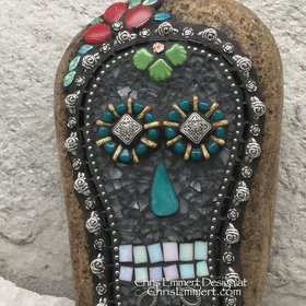 Dia de los Muertos / Day of the Dead / Skull and Keys Mosaic  / Garden Stone